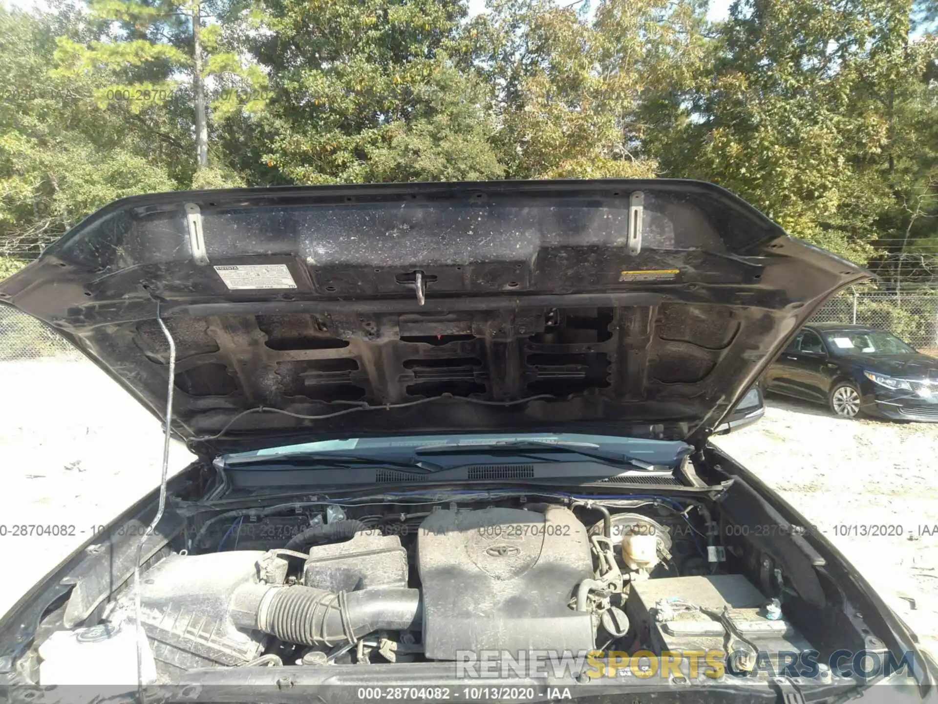 10 Photograph of a damaged car 3TMCZ5AN5KM240400 TOYOTA TACOMA 4WD 2019