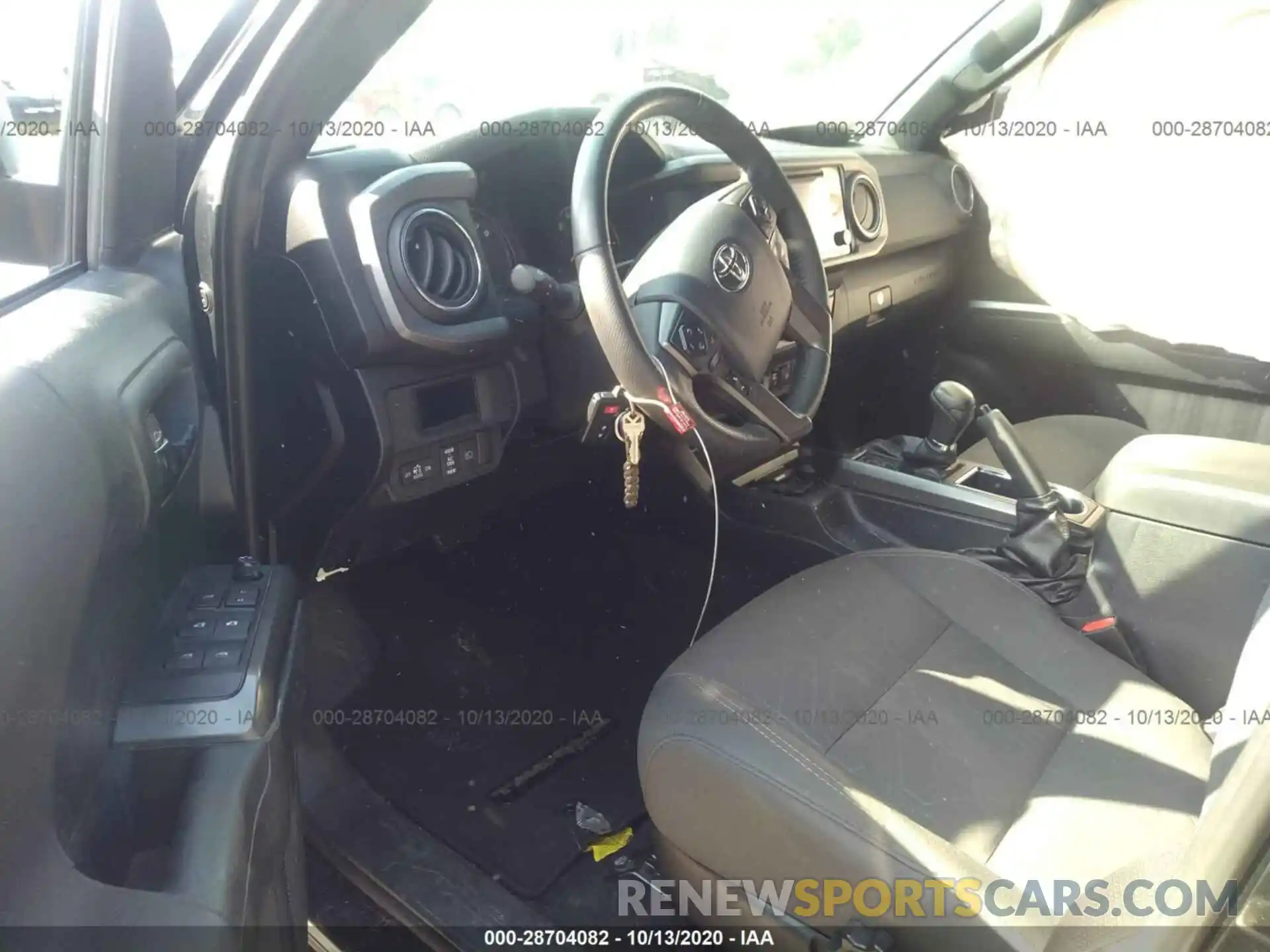 5 Photograph of a damaged car 3TMCZ5AN5KM240400 TOYOTA TACOMA 4WD 2019