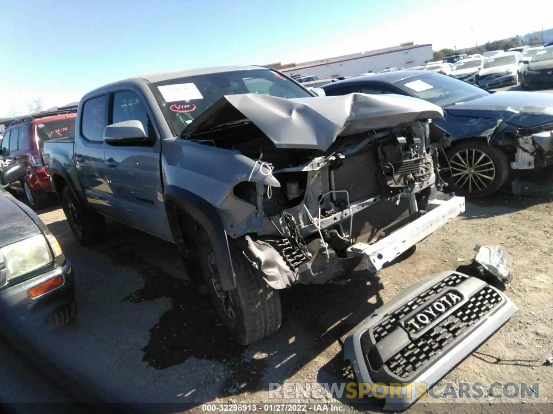 1 Photograph of a damaged car 3TMCZ5AN5KM251641 TOYOTA TACOMA 4WD 2019