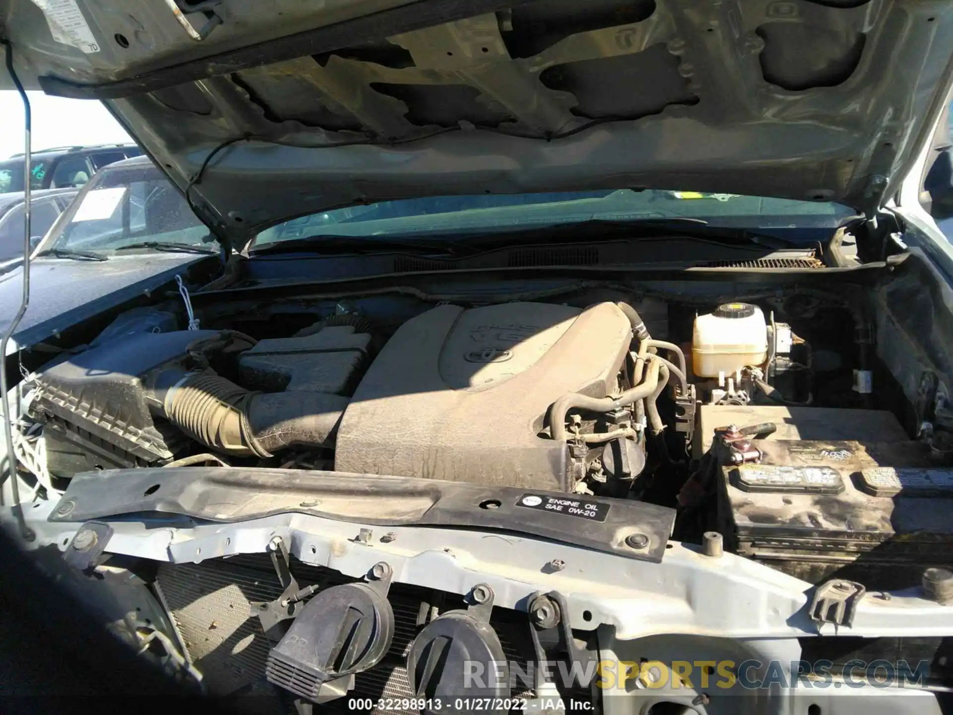 10 Photograph of a damaged car 3TMCZ5AN5KM251641 TOYOTA TACOMA 4WD 2019