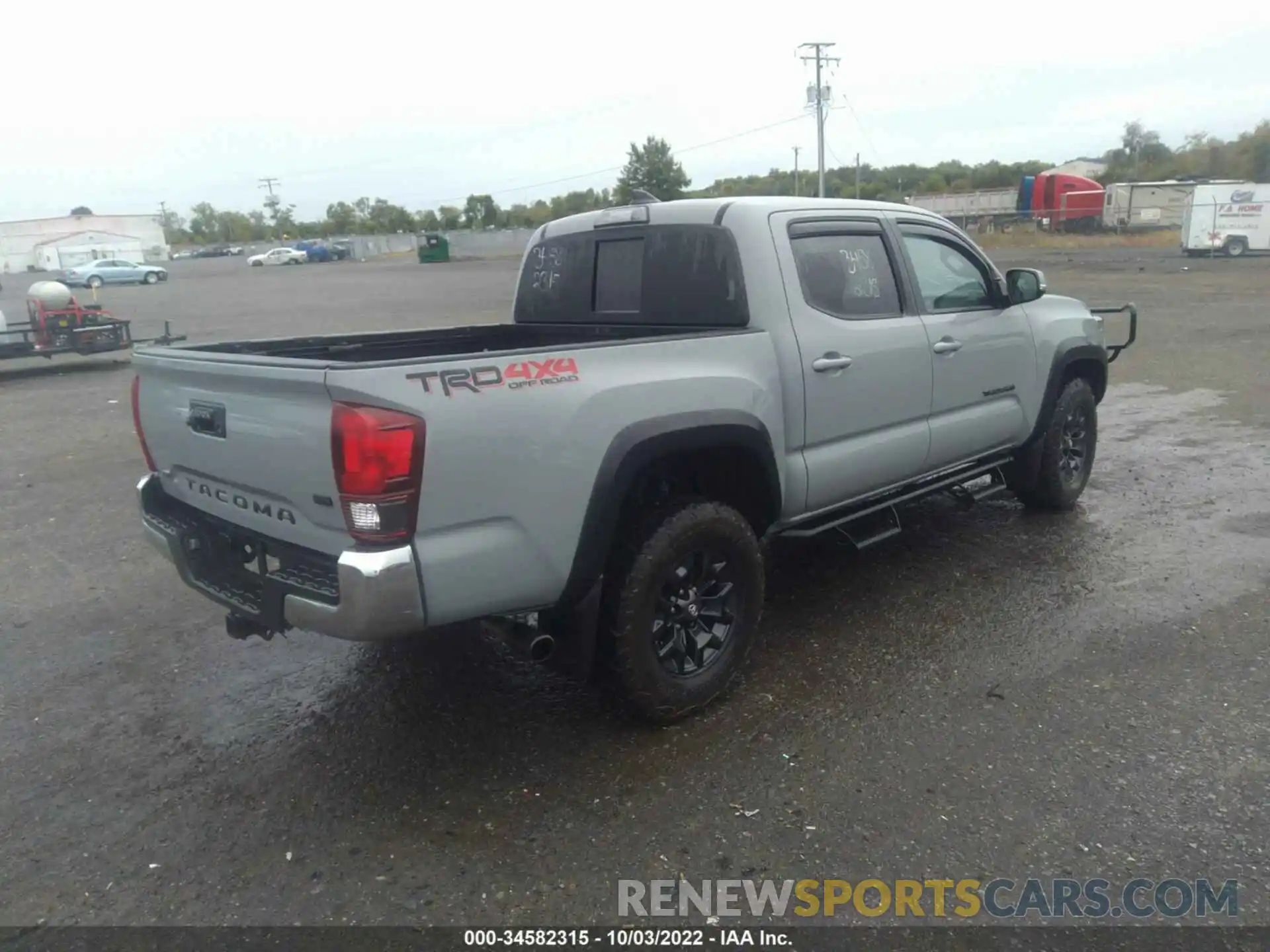 4 Photograph of a damaged car 3TMCZ5AN5KM253289 TOYOTA TACOMA 4WD 2019