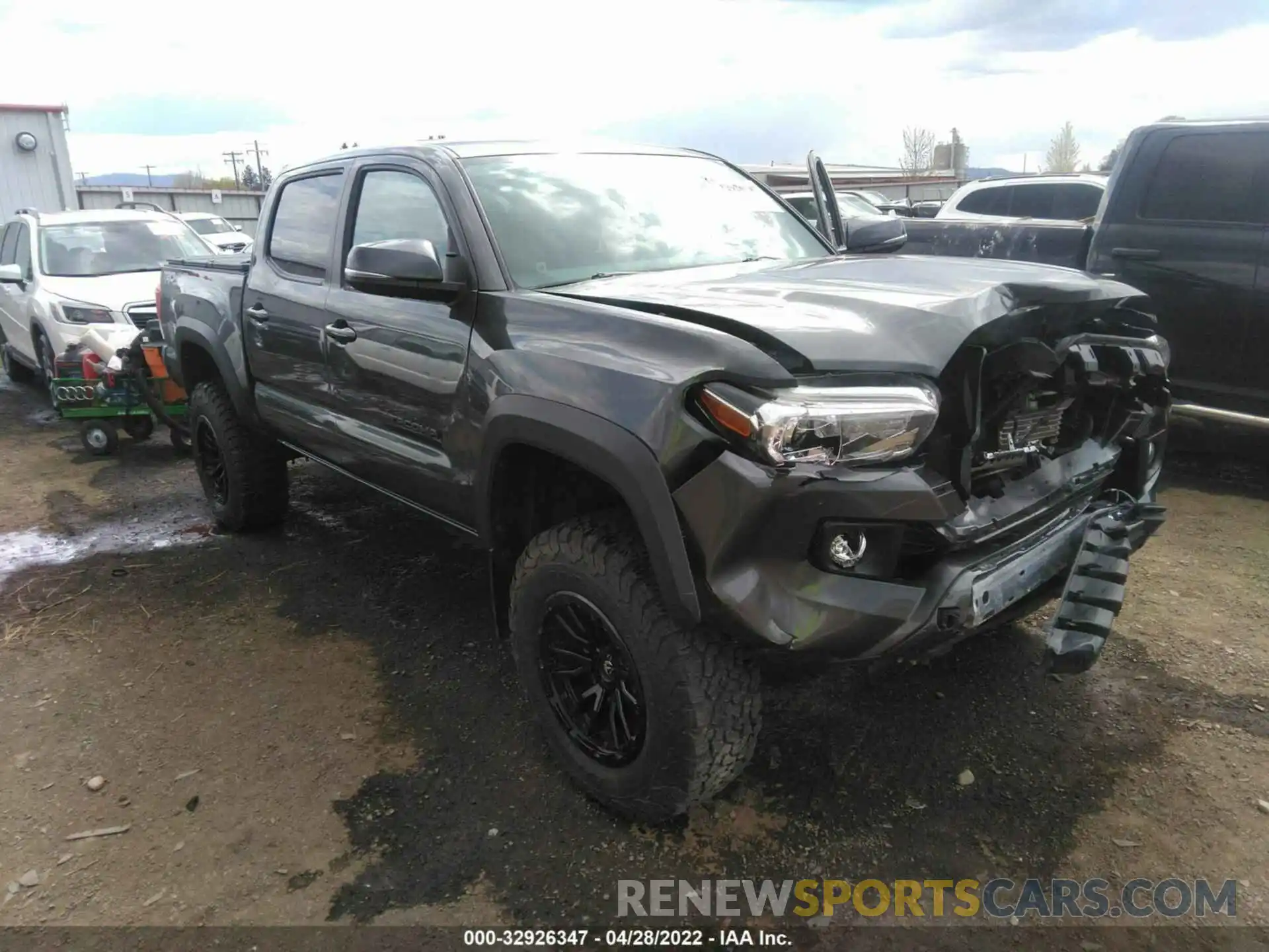 1 Photograph of a damaged car 3TMCZ5AN5KM256337 TOYOTA TACOMA 4WD 2019