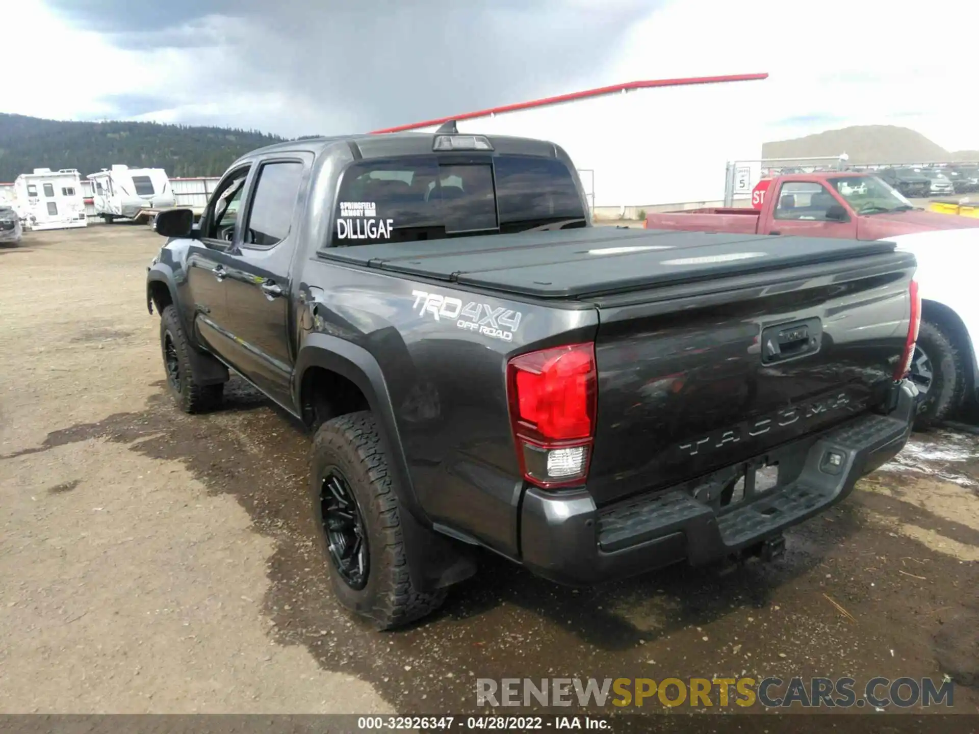 3 Photograph of a damaged car 3TMCZ5AN5KM256337 TOYOTA TACOMA 4WD 2019