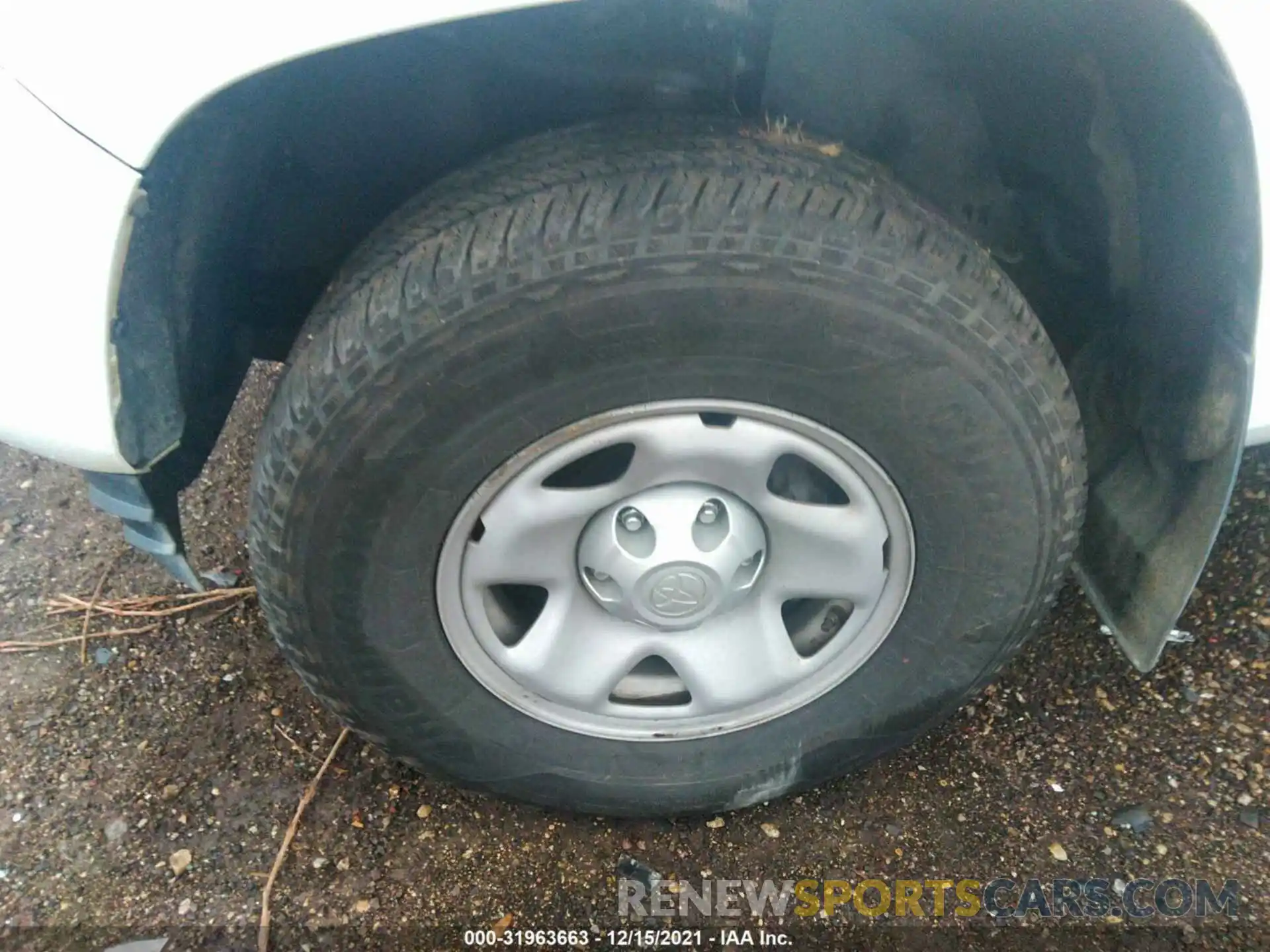 12 Фотография поврежденного автомобиля 3TMCZ5AN5KM257567 TOYOTA TACOMA 4WD 2019