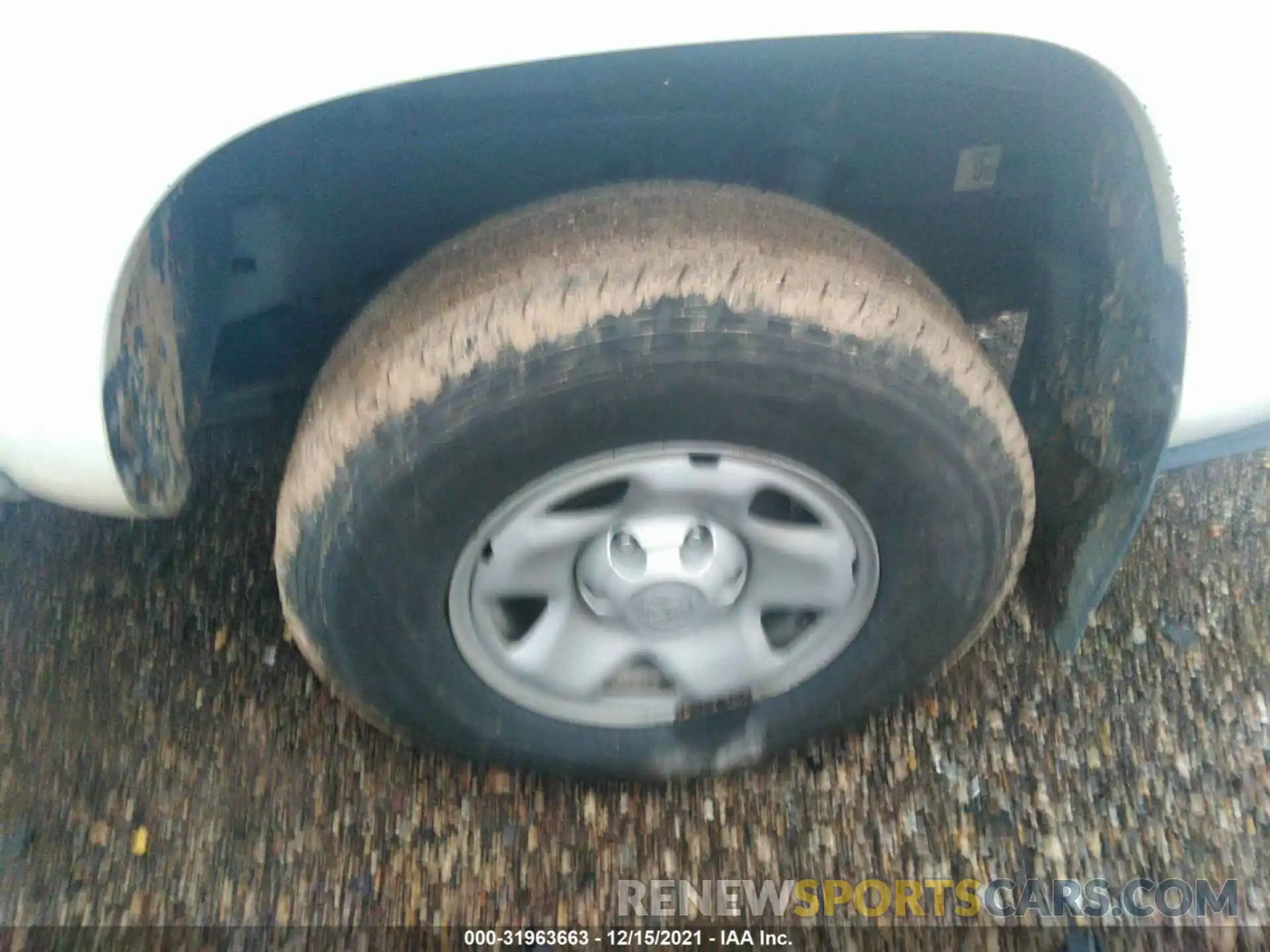 13 Photograph of a damaged car 3TMCZ5AN5KM257567 TOYOTA TACOMA 4WD 2019