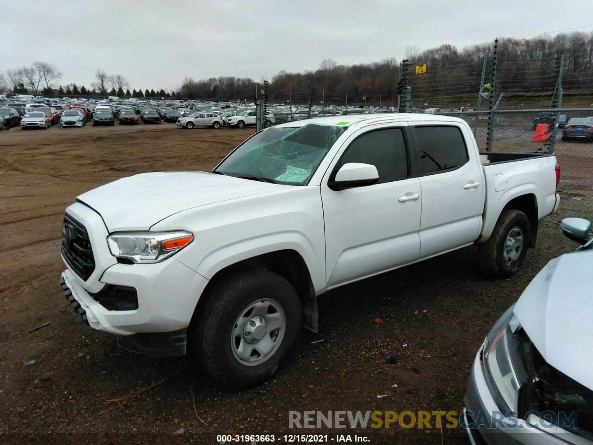 2 Фотография поврежденного автомобиля 3TMCZ5AN5KM257567 TOYOTA TACOMA 4WD 2019