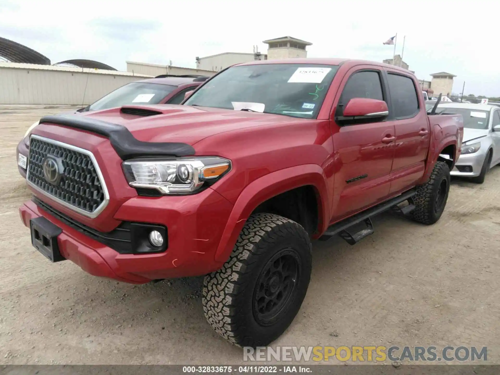 2 Photograph of a damaged car 3TMCZ5AN5KM266625 TOYOTA TACOMA 4WD 2019