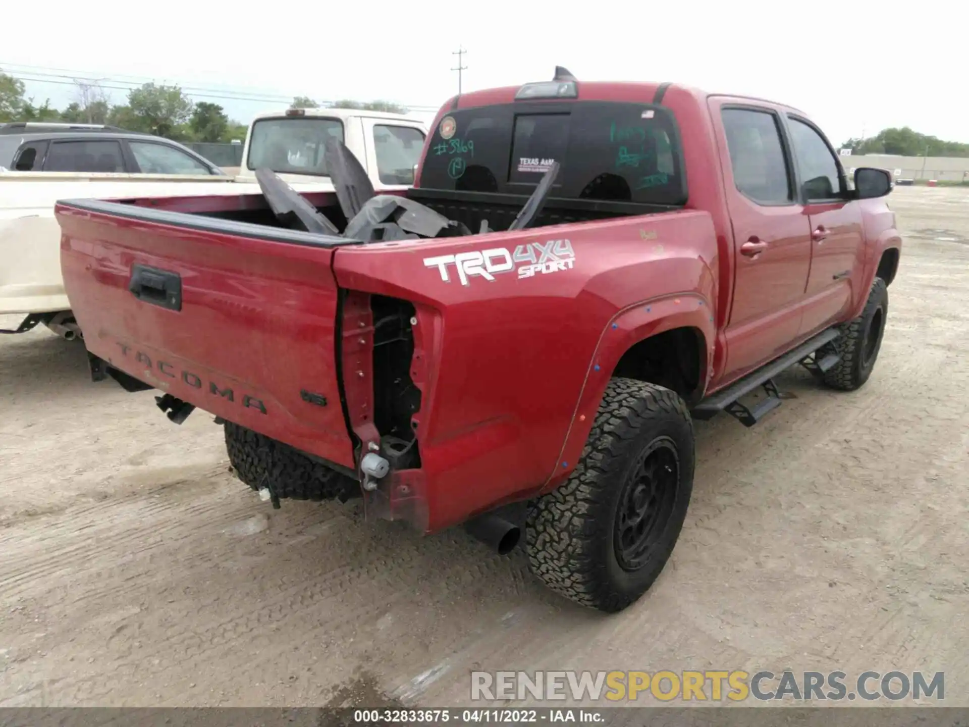 4 Photograph of a damaged car 3TMCZ5AN5KM266625 TOYOTA TACOMA 4WD 2019