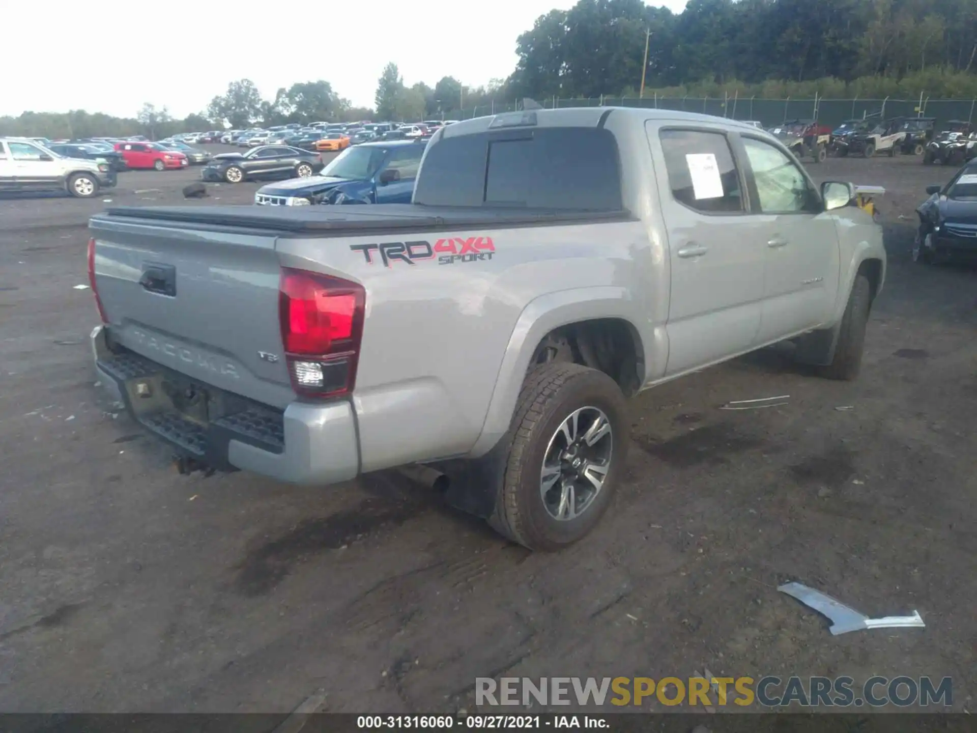 4 Фотография поврежденного автомобиля 3TMCZ5AN5KM268679 TOYOTA TACOMA 4WD 2019