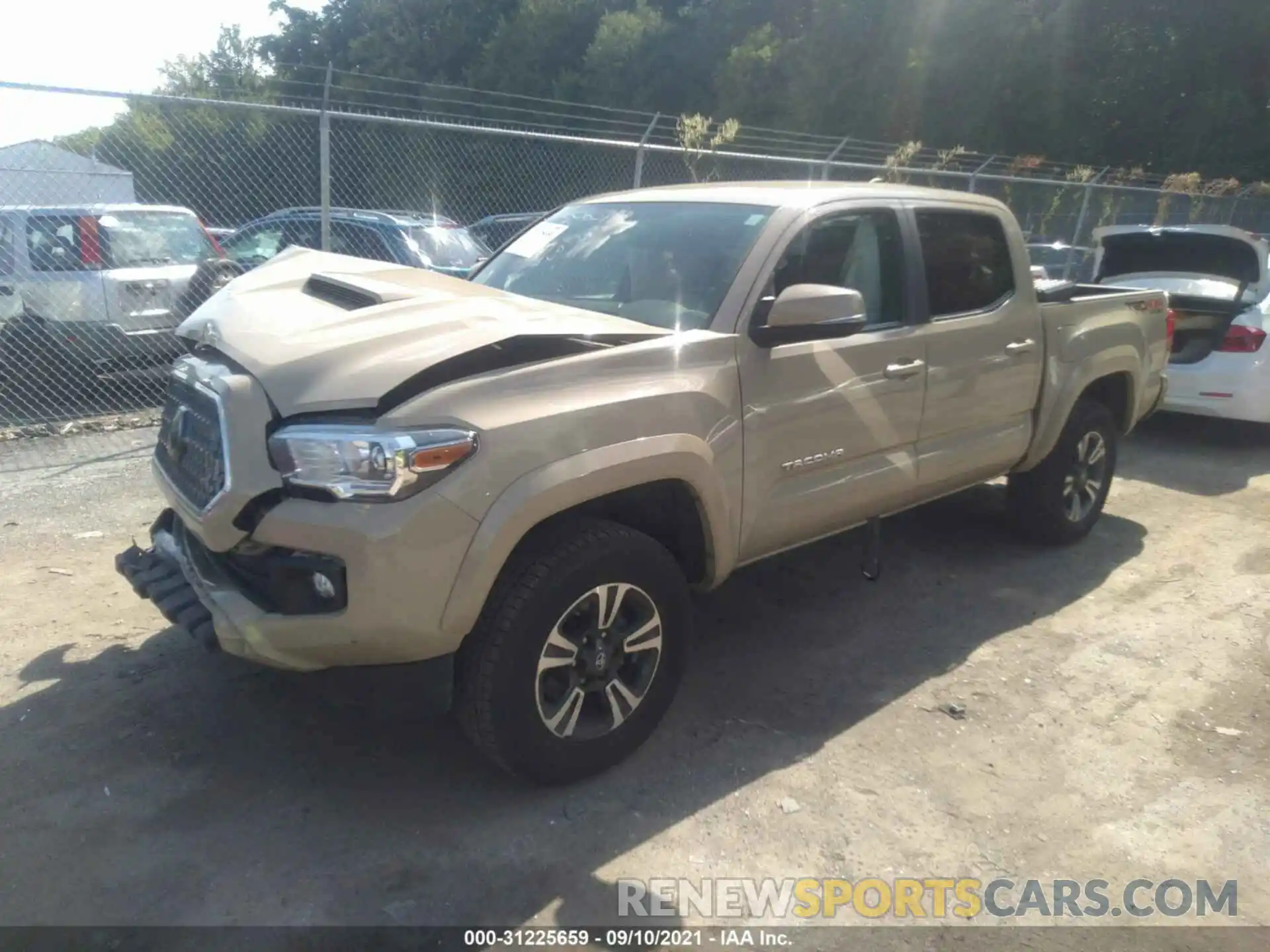 2 Фотография поврежденного автомобиля 3TMCZ5AN5KM273770 TOYOTA TACOMA 4WD 2019