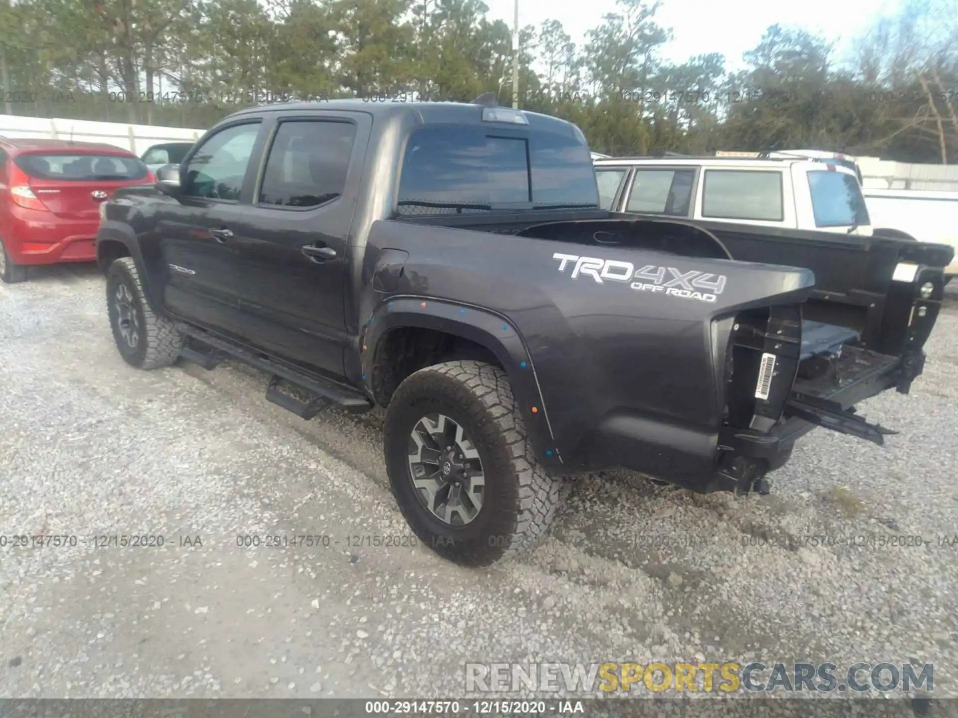 3 Фотография поврежденного автомобиля 3TMCZ5AN5KM279777 TOYOTA TACOMA 4WD 2019