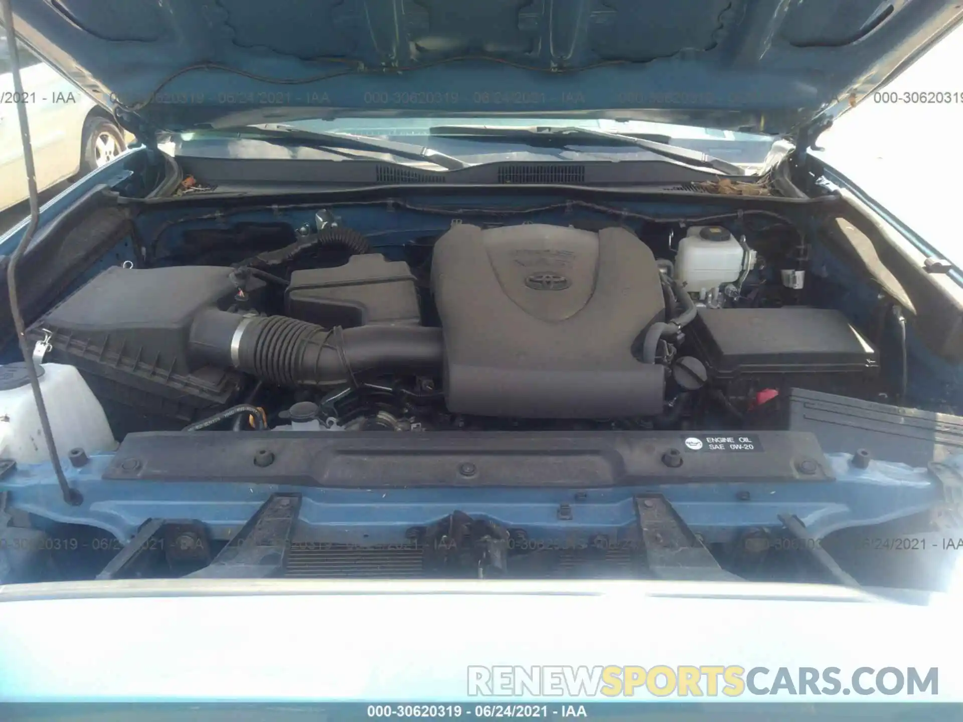 10 Photograph of a damaged car 3TMCZ5AN5KM280718 TOYOTA TACOMA 4WD 2019