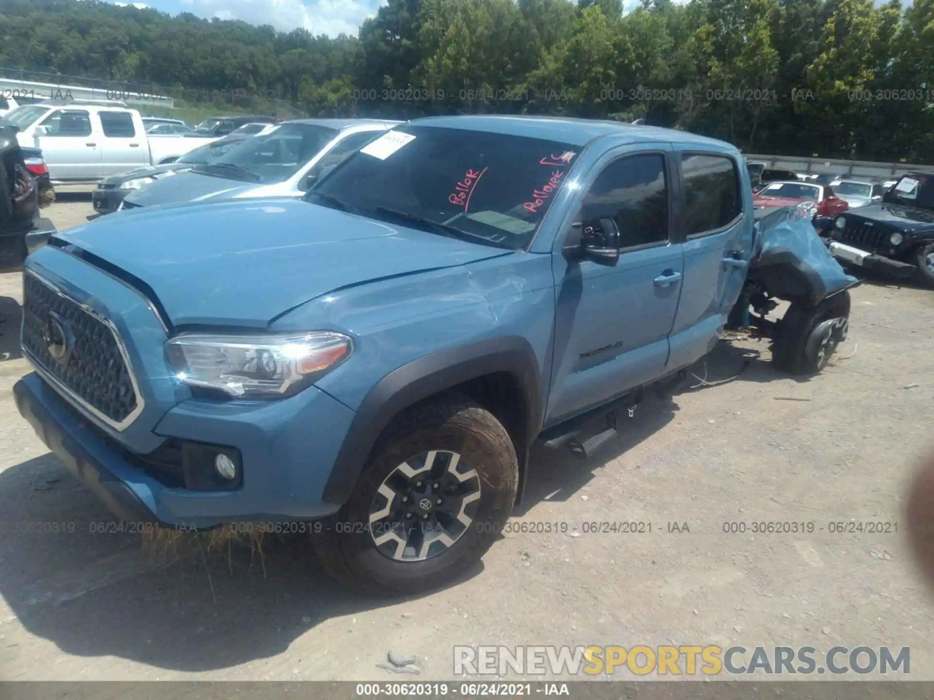 2 Фотография поврежденного автомобиля 3TMCZ5AN5KM280718 TOYOTA TACOMA 4WD 2019