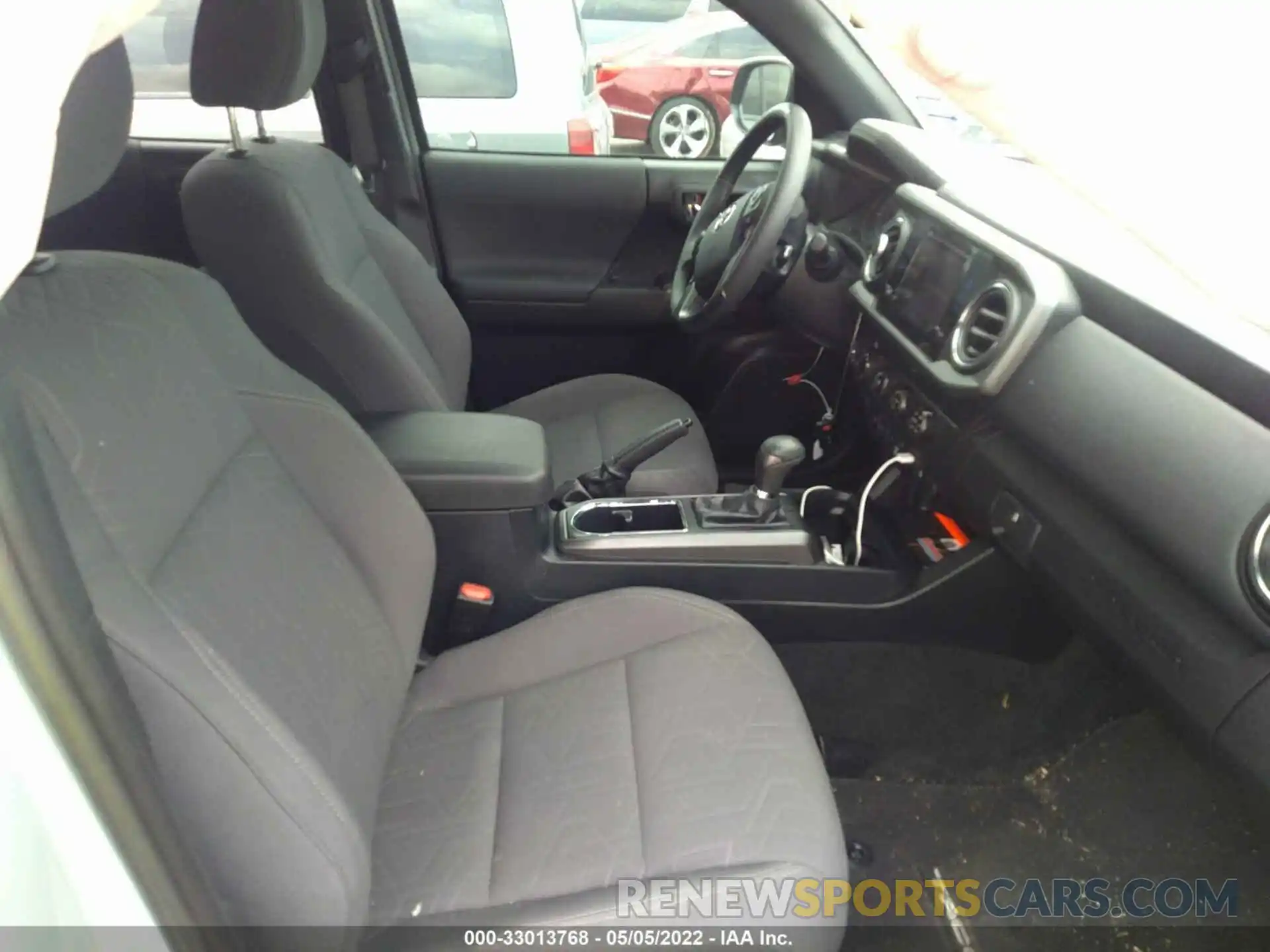 5 Photograph of a damaged car 3TMCZ5AN5KM285305 TOYOTA TACOMA 4WD 2019