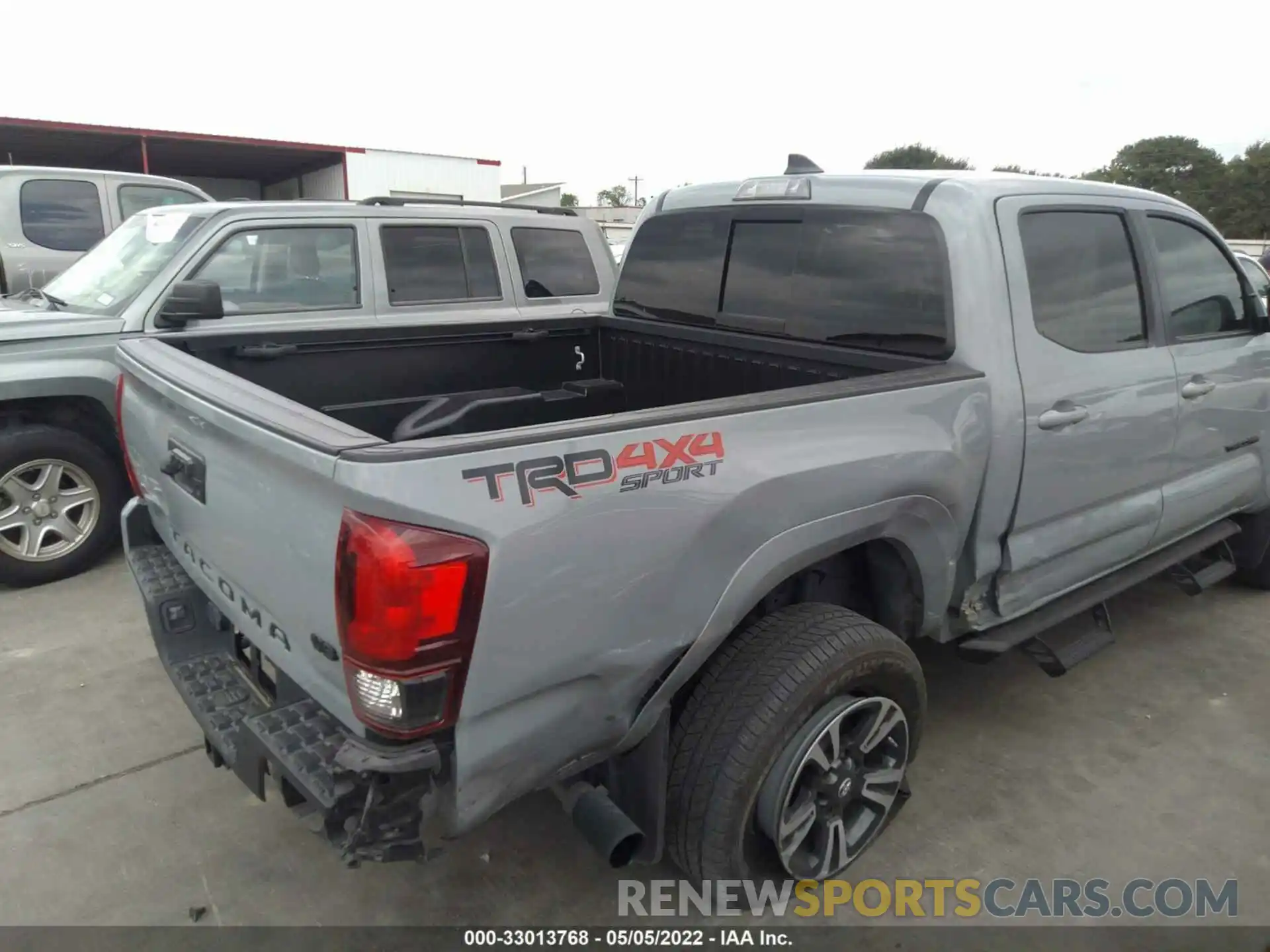 6 Photograph of a damaged car 3TMCZ5AN5KM285305 TOYOTA TACOMA 4WD 2019