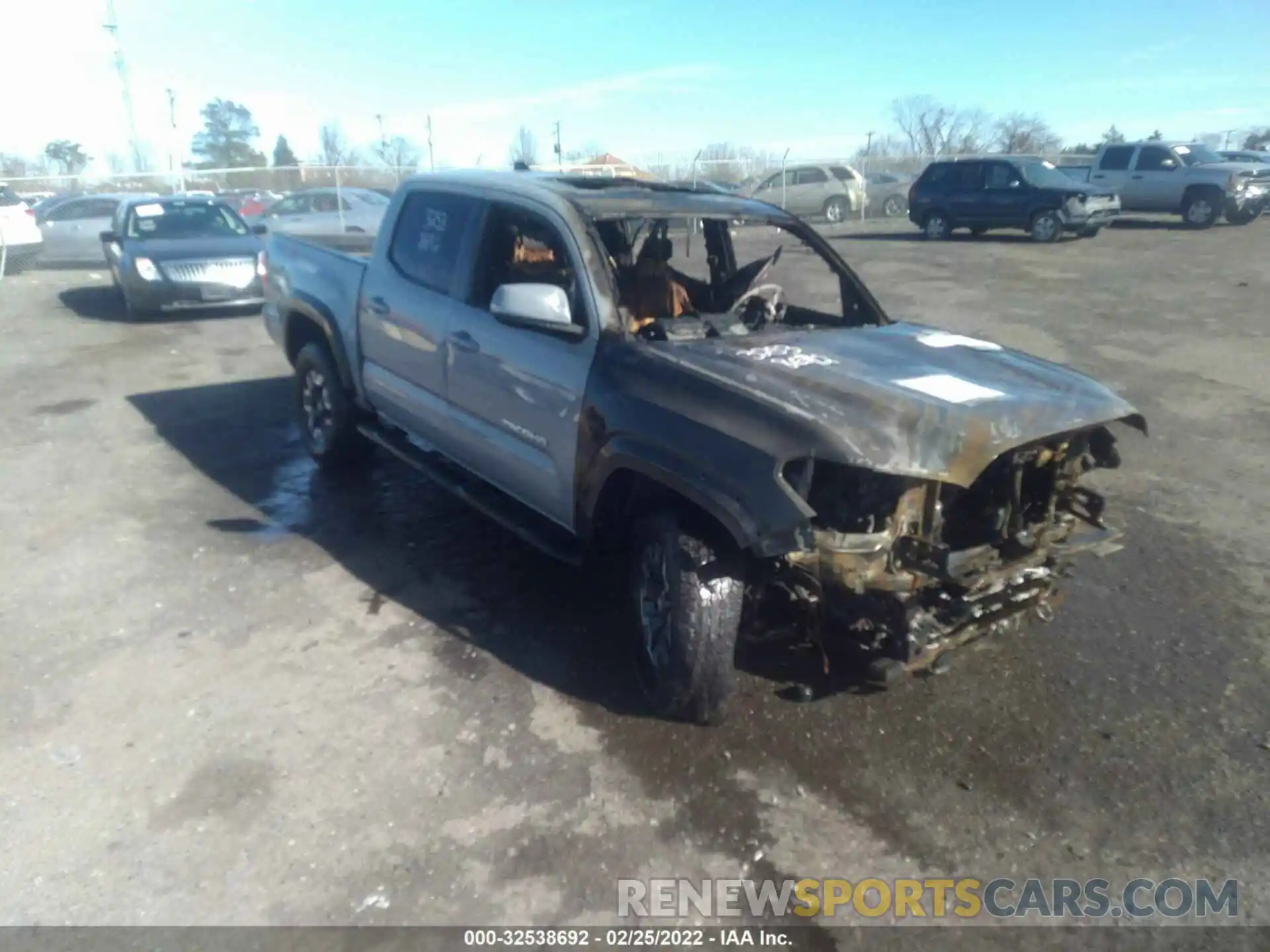 1 Photograph of a damaged car 3TMCZ5AN6KM189120 TOYOTA TACOMA 4WD 2019