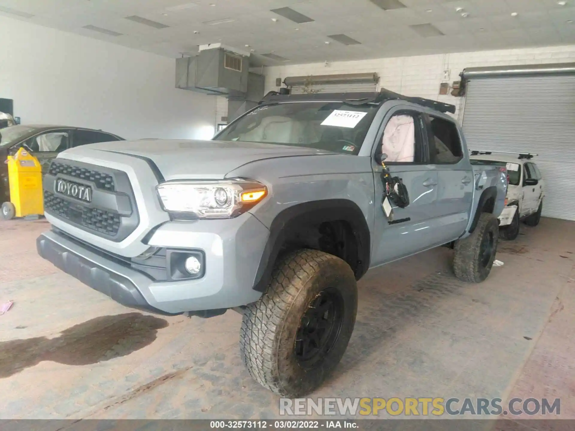 2 Photograph of a damaged car 3TMCZ5AN6KM192227 TOYOTA TACOMA 4WD 2019