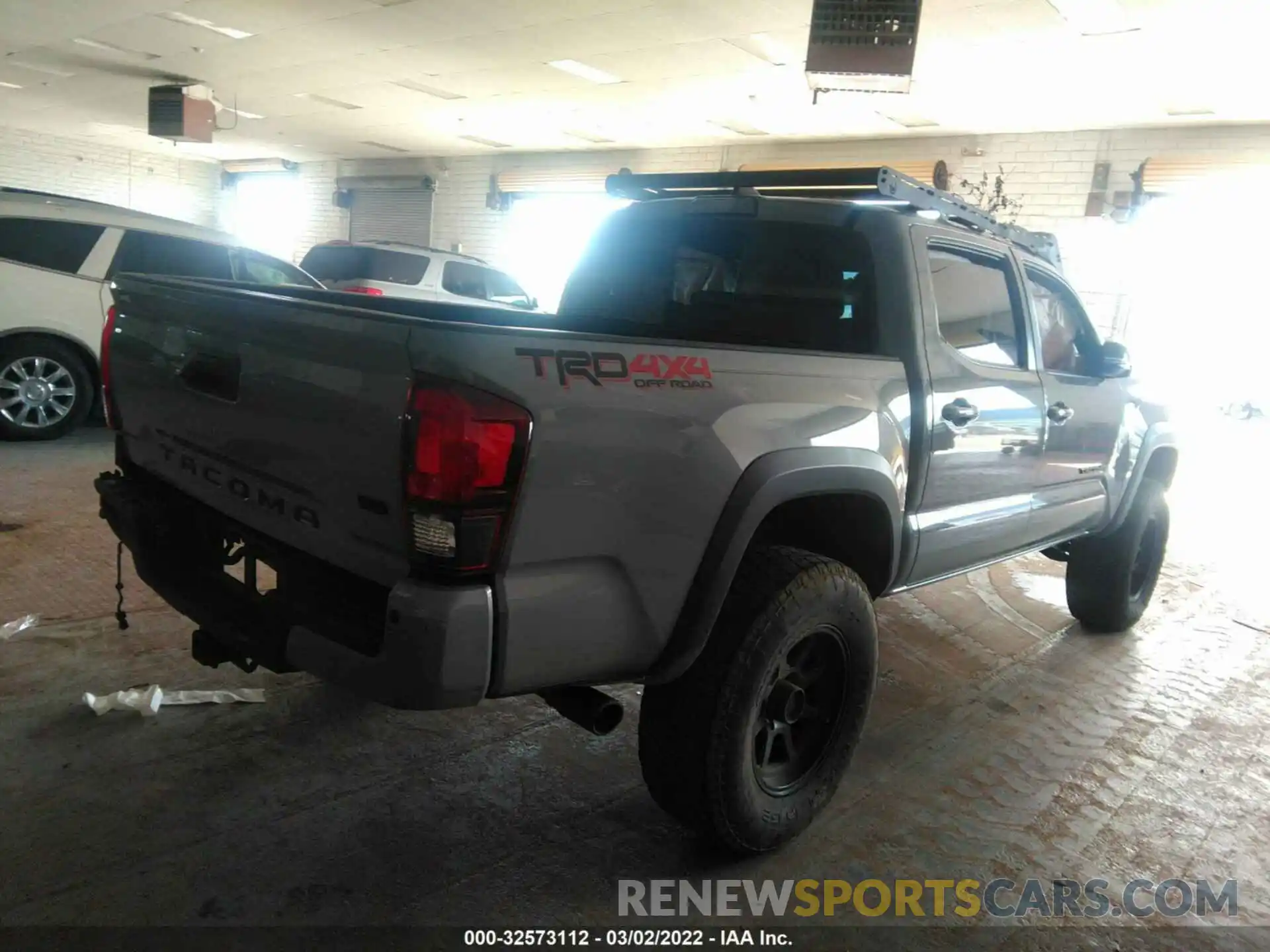 4 Photograph of a damaged car 3TMCZ5AN6KM192227 TOYOTA TACOMA 4WD 2019