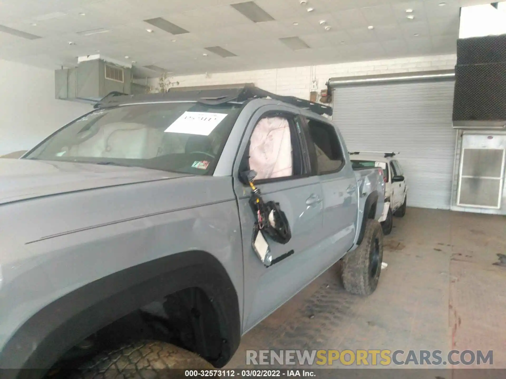 6 Photograph of a damaged car 3TMCZ5AN6KM192227 TOYOTA TACOMA 4WD 2019