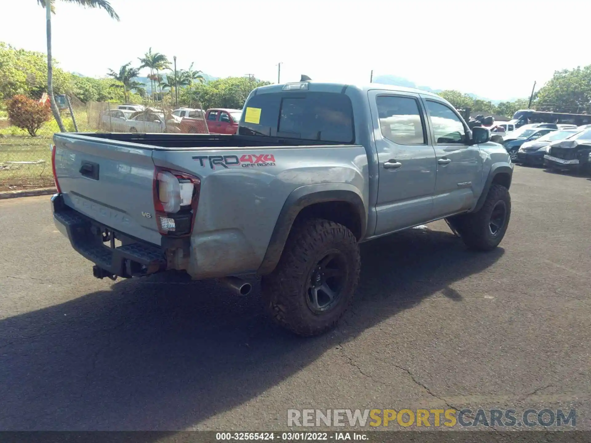 4 Photograph of a damaged car 3TMCZ5AN6KM192759 TOYOTA TACOMA 4WD 2019