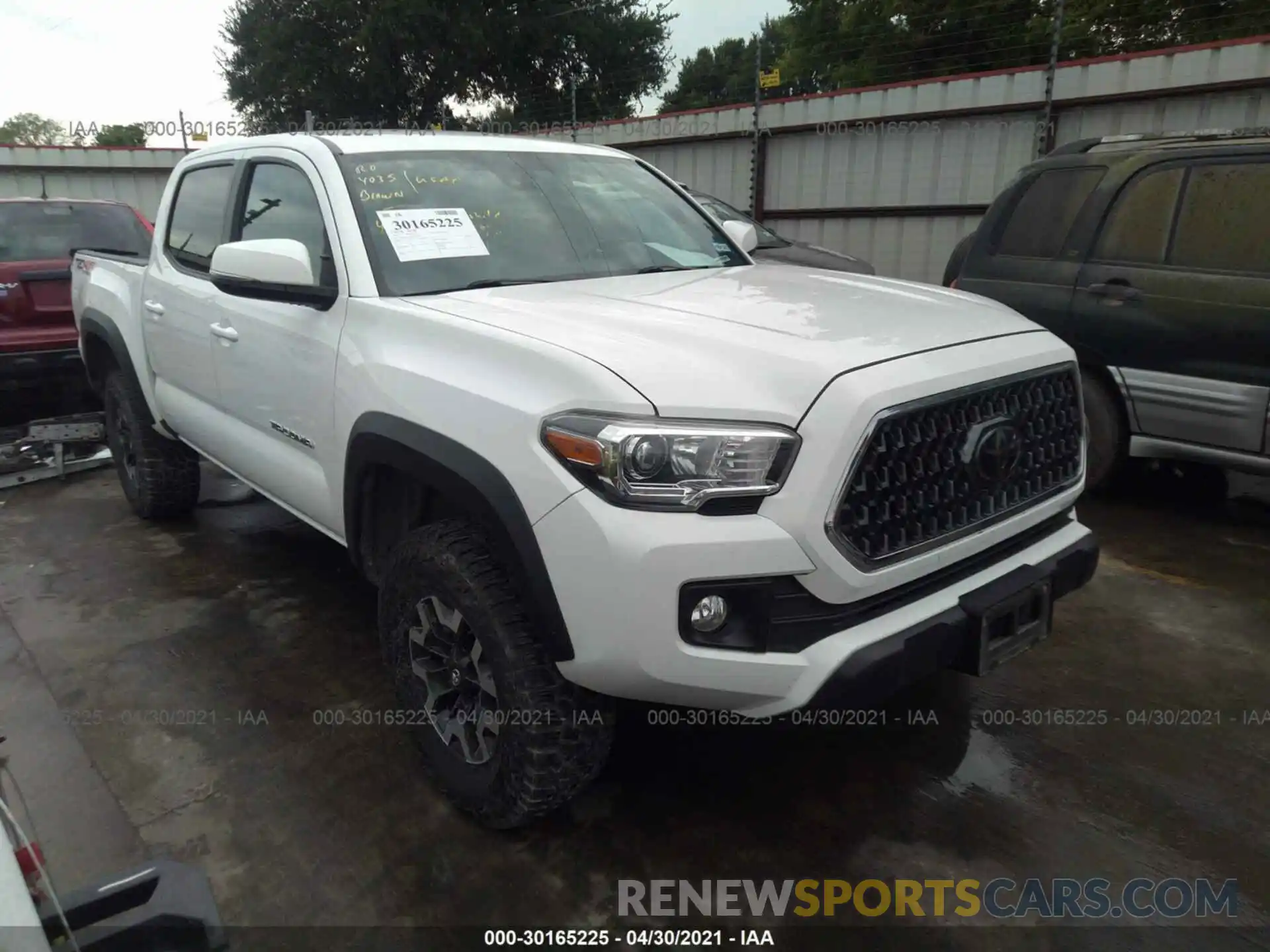 1 Photograph of a damaged car 3TMCZ5AN6KM193670 TOYOTA TACOMA 4WD 2019