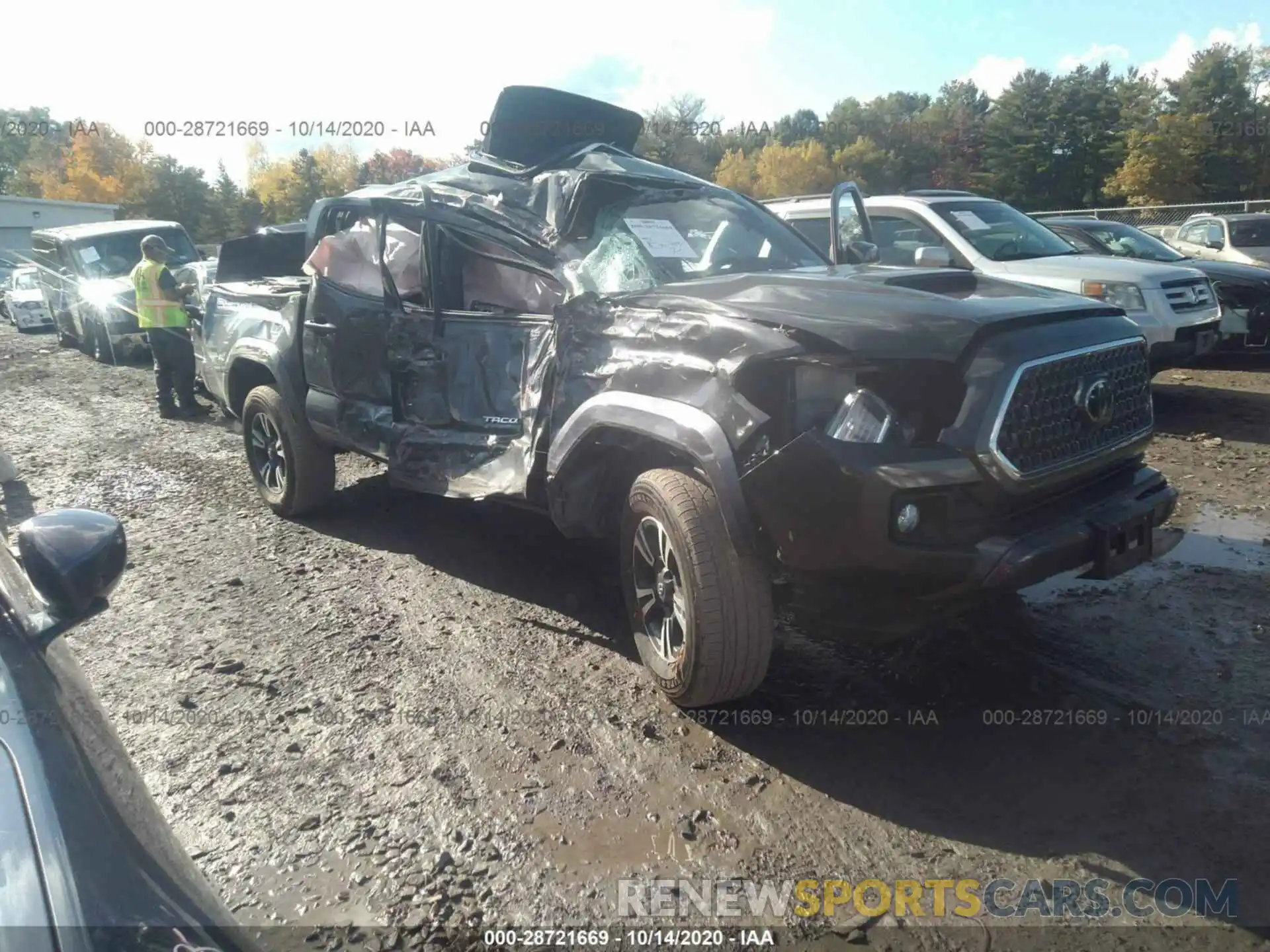 1 Photograph of a damaged car 3TMCZ5AN6KM196195 TOYOTA TACOMA 4WD 2019