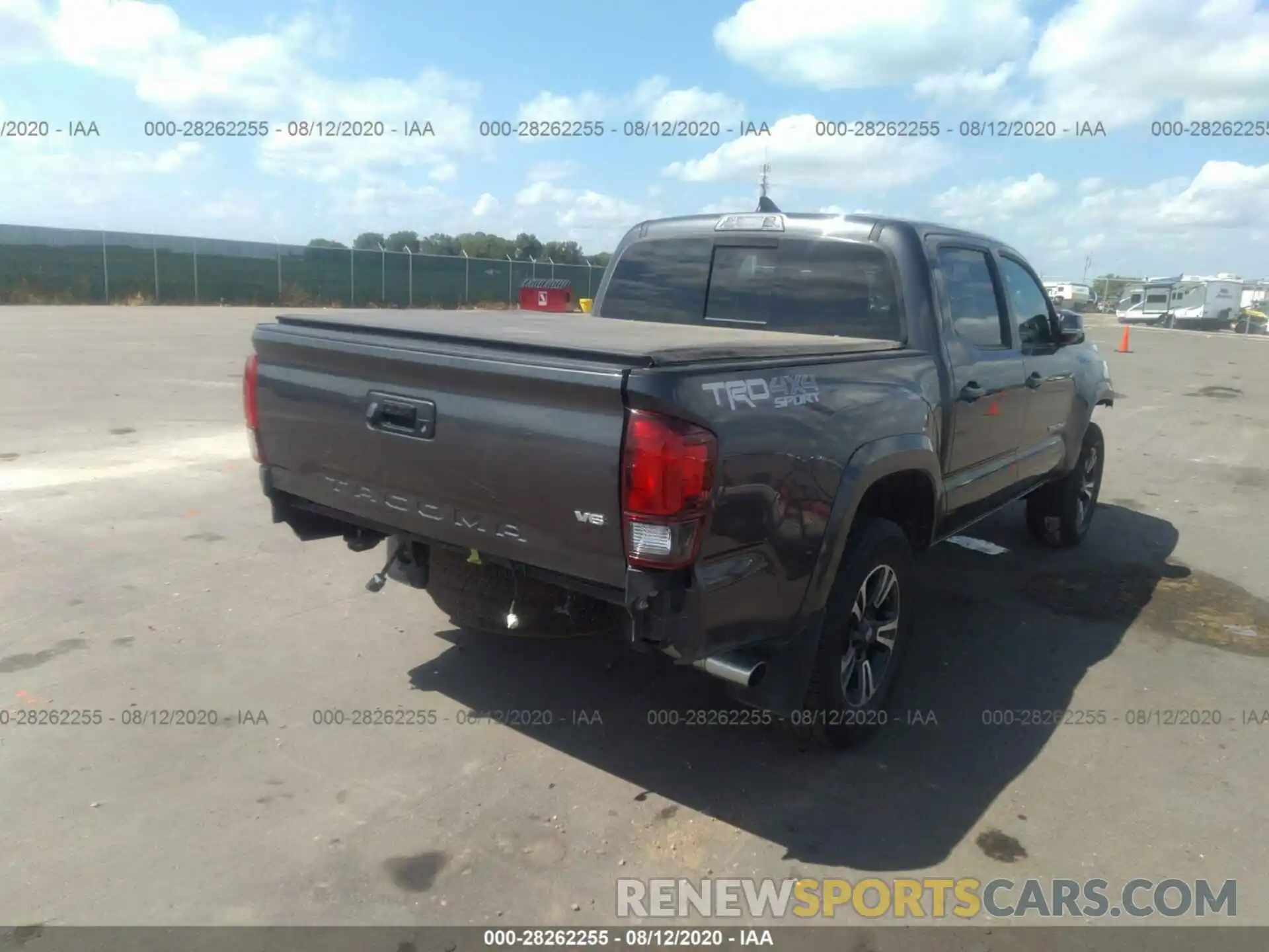 4 Photograph of a damaged car 3TMCZ5AN6KM198951 TOYOTA TACOMA 4WD 2019