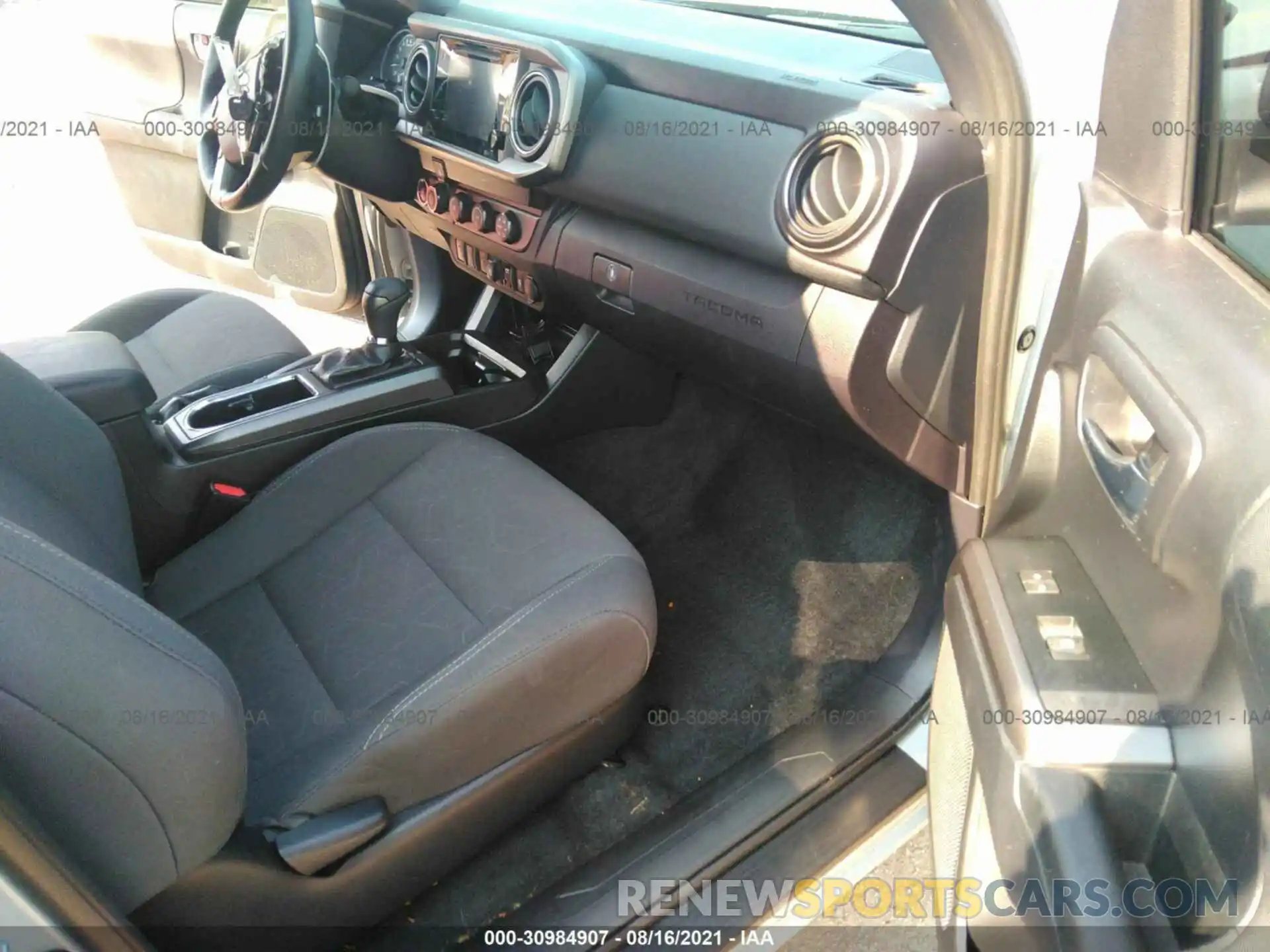 5 Photograph of a damaged car 3TMCZ5AN6KM208216 TOYOTA TACOMA 4WD 2019