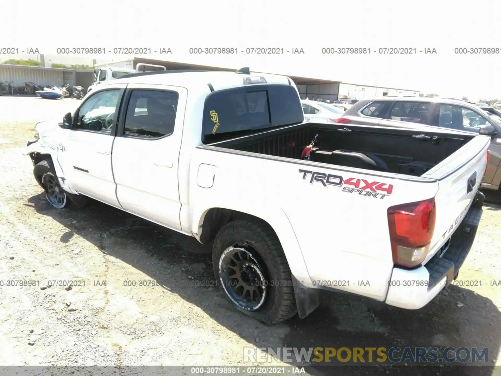 3 Photograph of a damaged car 3TMCZ5AN6KM225596 TOYOTA TACOMA 4WD 2019