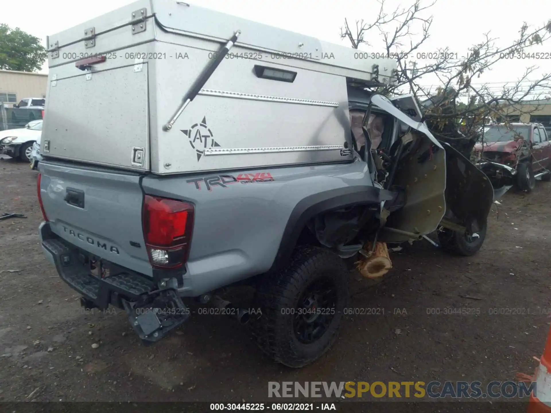 4 Photograph of a damaged car 3TMCZ5AN6KM227316 TOYOTA TACOMA 4WD 2019