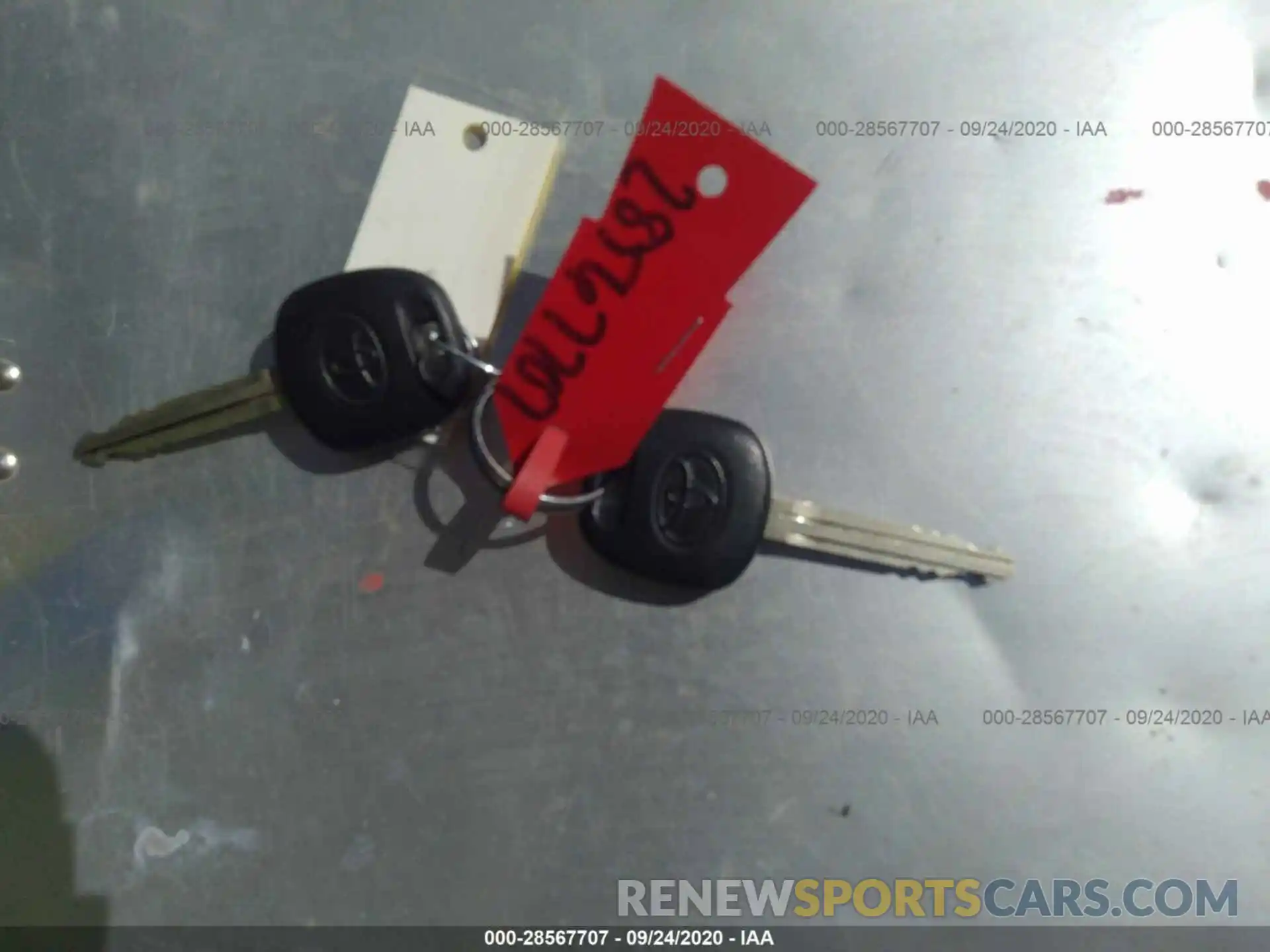 11 Photograph of a damaged car 3TMCZ5AN6KM232211 TOYOTA TACOMA 4WD 2019