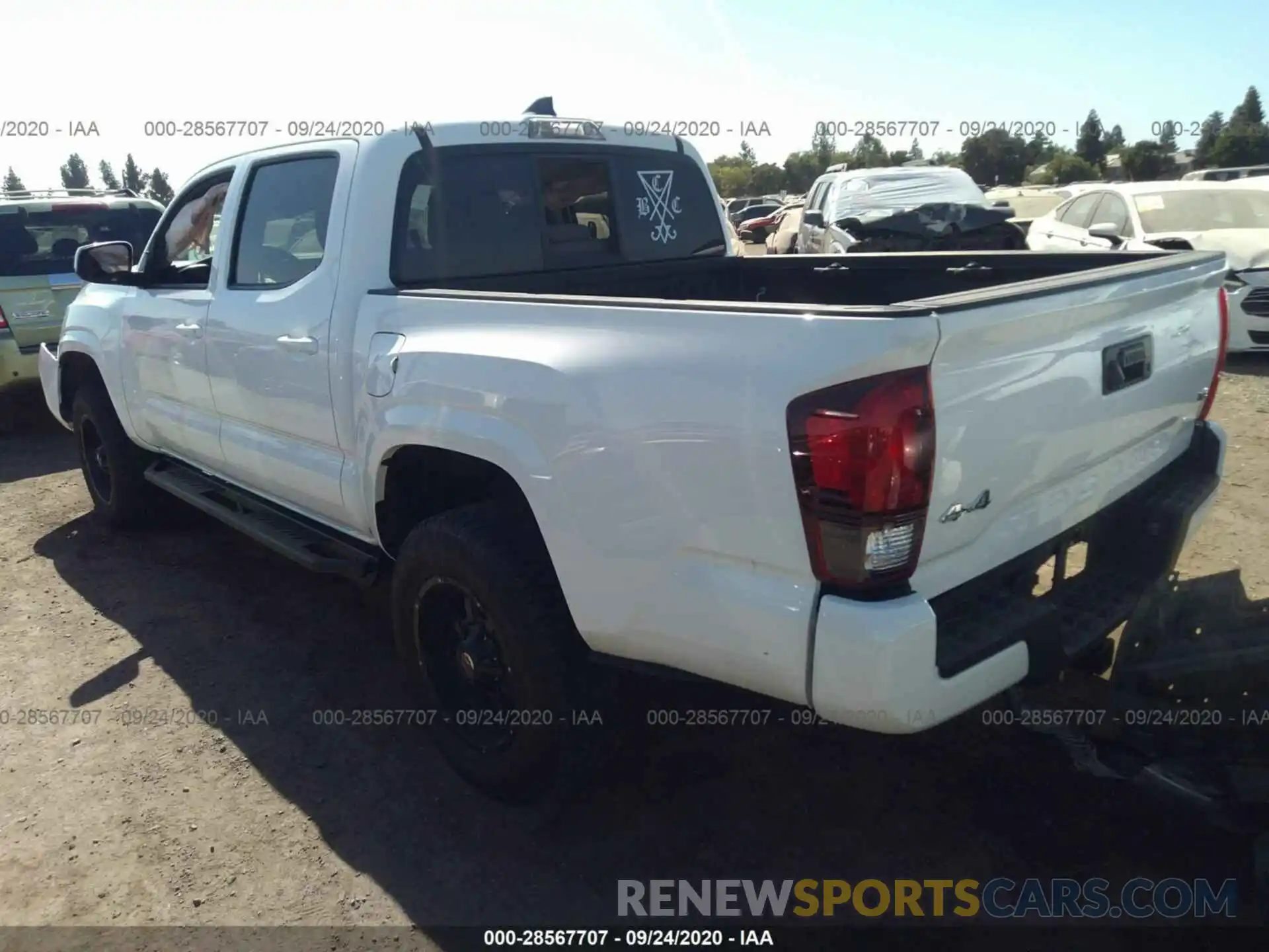 3 Фотография поврежденного автомобиля 3TMCZ5AN6KM232211 TOYOTA TACOMA 4WD 2019