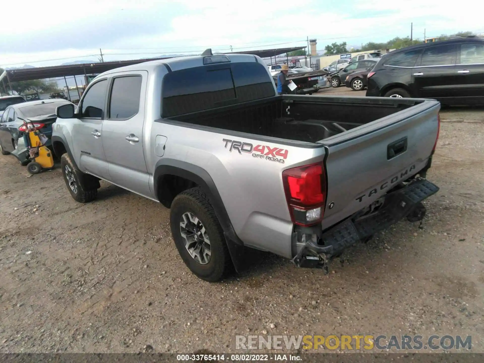 3 Фотография поврежденного автомобиля 3TMCZ5AN6KM234413 TOYOTA TACOMA 4WD 2019