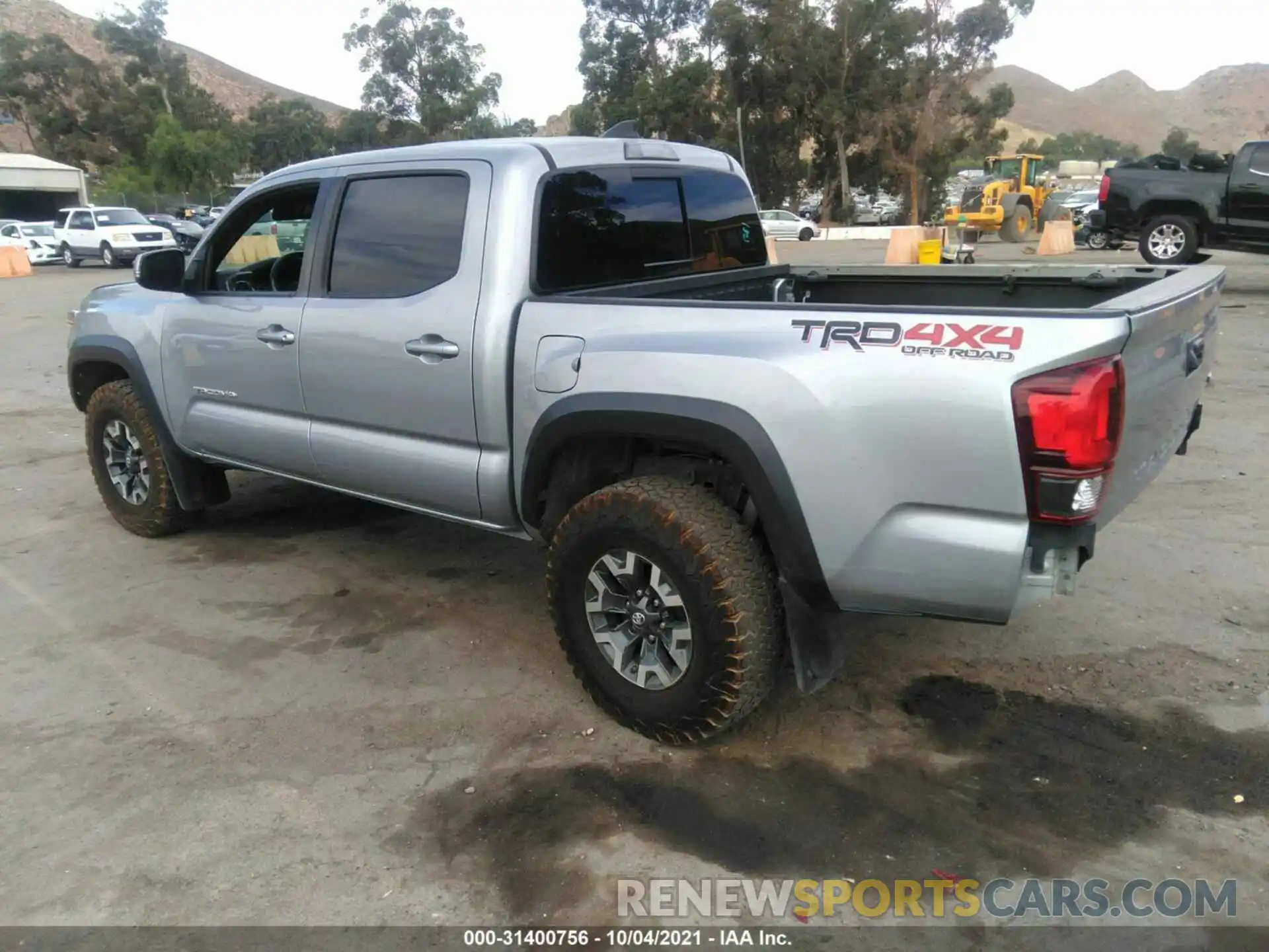 3 Фотография поврежденного автомобиля 3TMCZ5AN6KM235299 TOYOTA TACOMA 4WD 2019