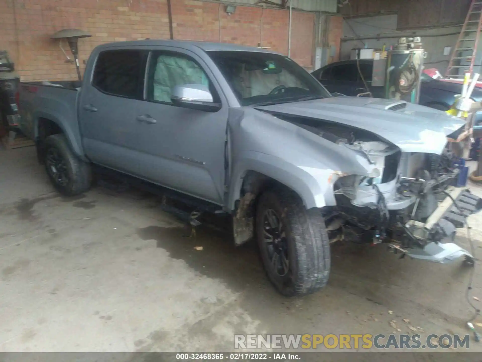 1 Photograph of a damaged car 3TMCZ5AN6KM235514 TOYOTA TACOMA 4WD 2019