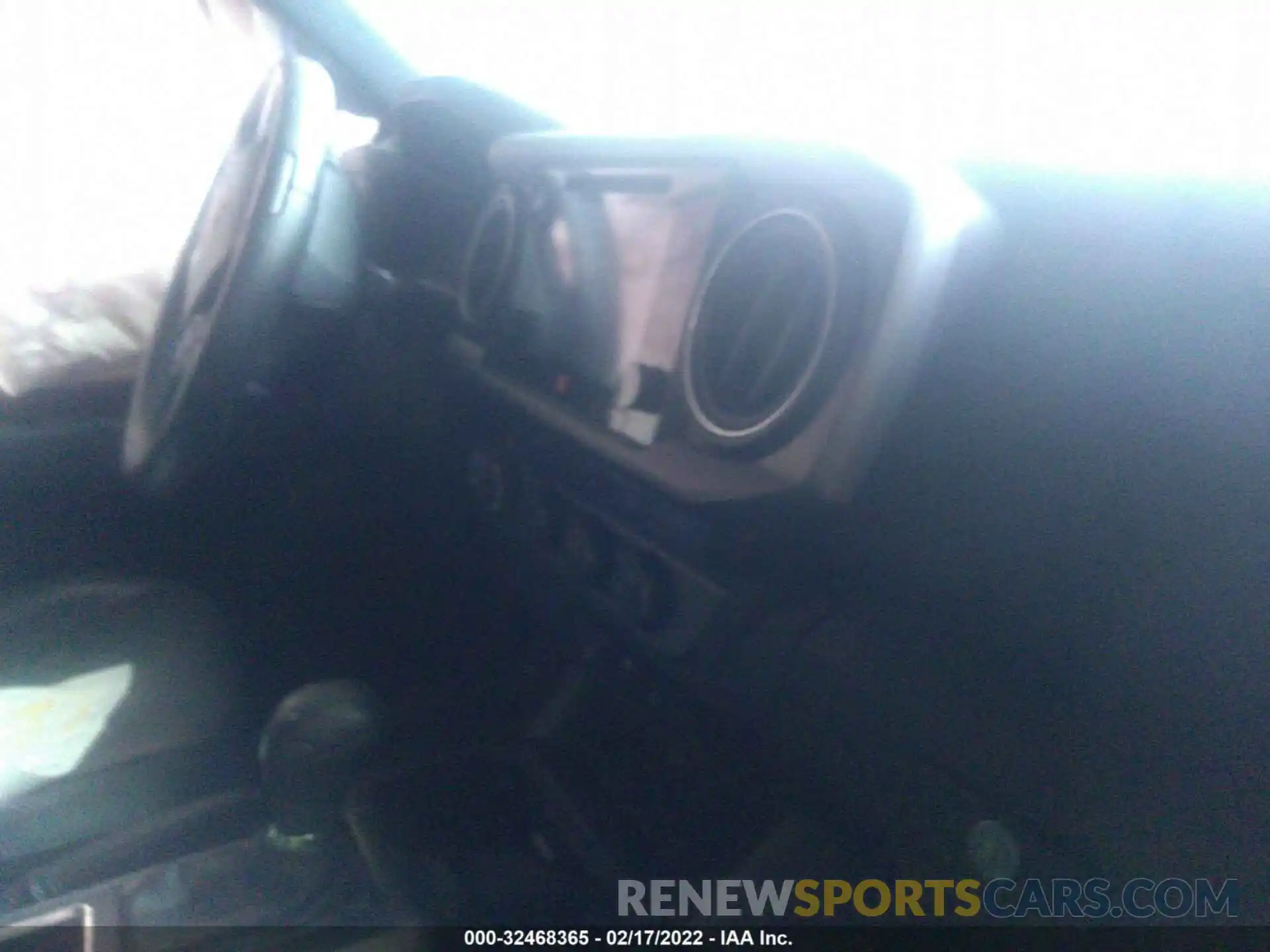 5 Photograph of a damaged car 3TMCZ5AN6KM235514 TOYOTA TACOMA 4WD 2019