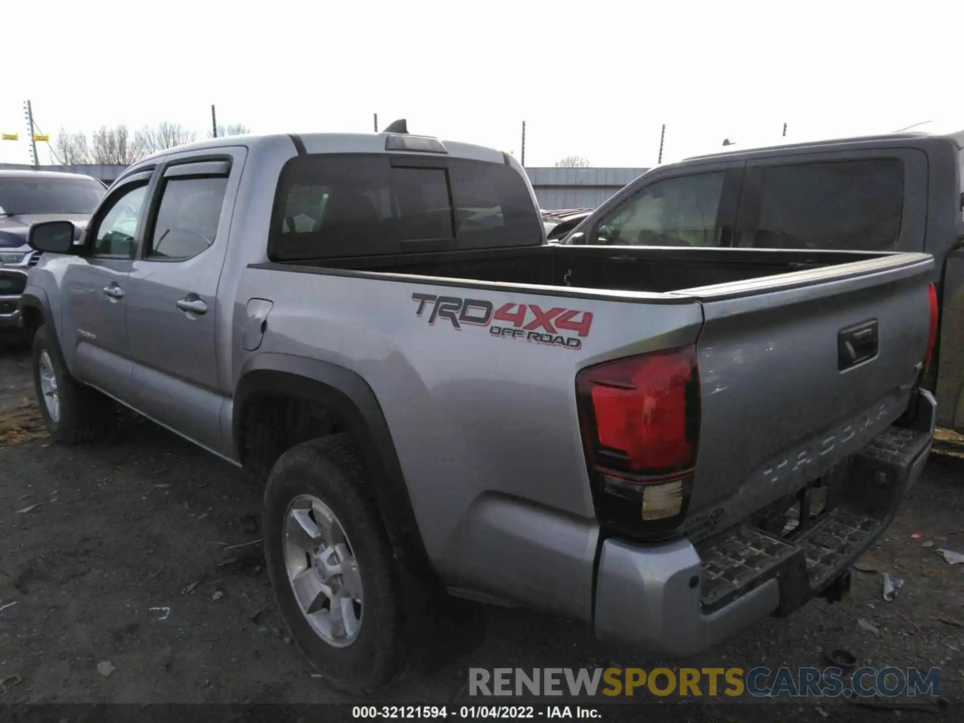 3 Фотография поврежденного автомобиля 3TMCZ5AN6KM237831 TOYOTA TACOMA 4WD 2019