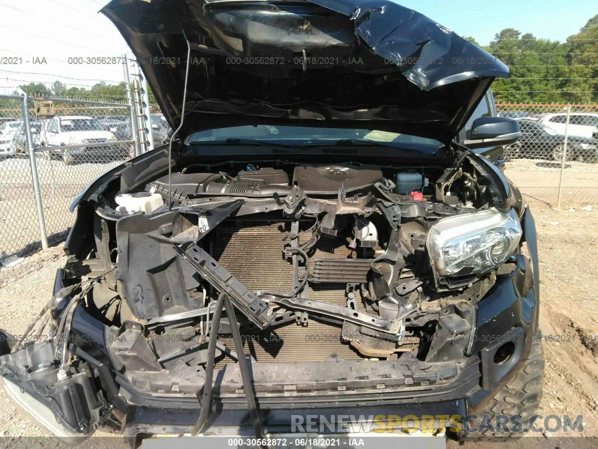 10 Photograph of a damaged car 3TMCZ5AN6KM252362 TOYOTA TACOMA 4WD 2019