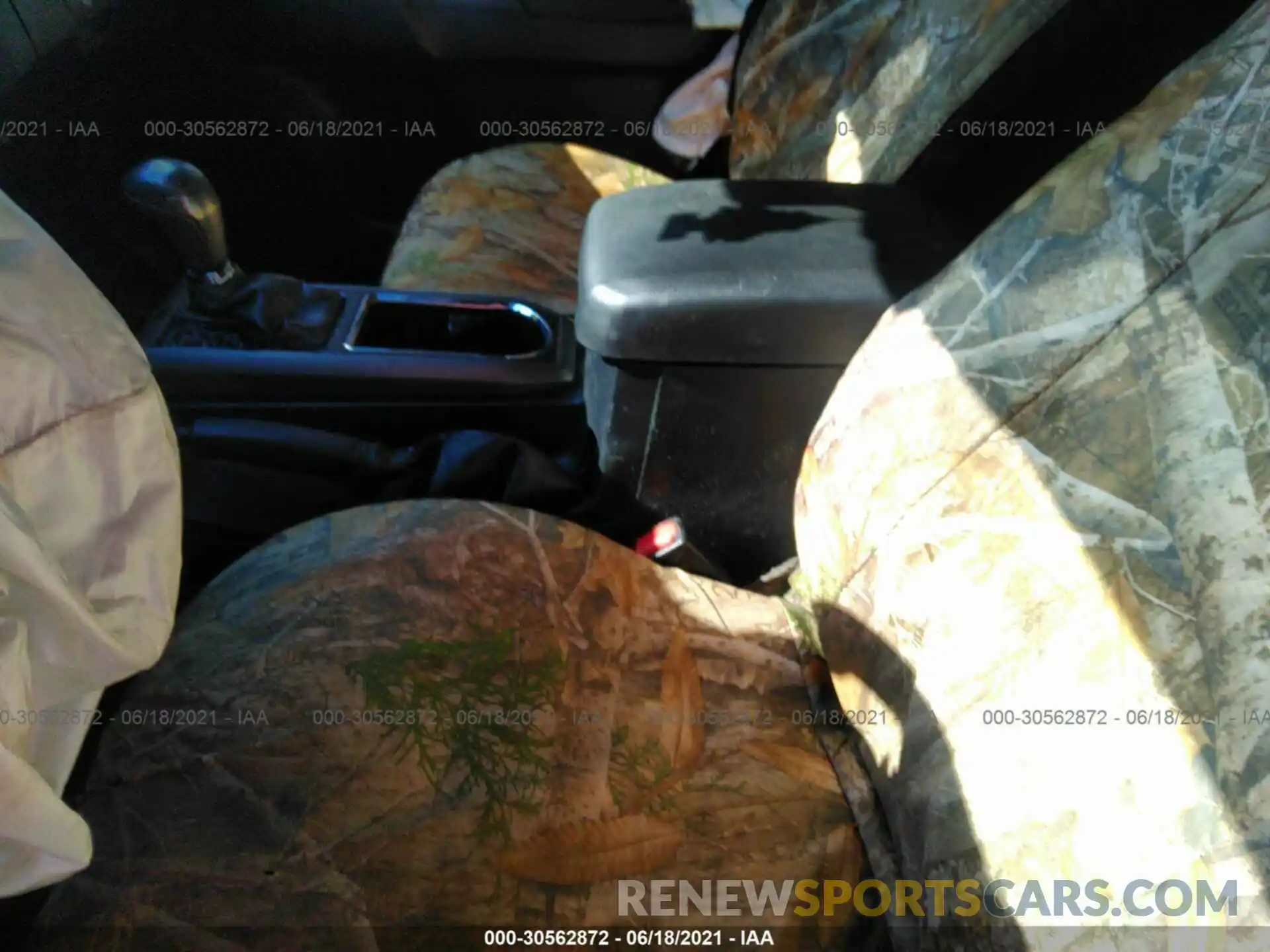 5 Photograph of a damaged car 3TMCZ5AN6KM252362 TOYOTA TACOMA 4WD 2019