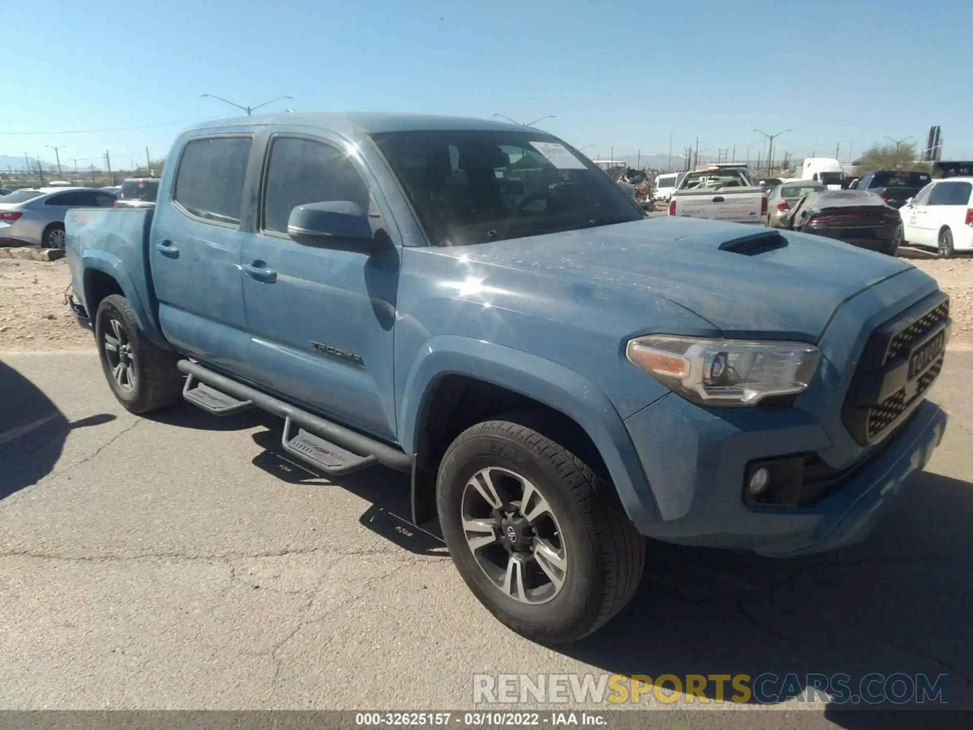 1 Photograph of a damaged car 3TMCZ5AN6KM269372 TOYOTA TACOMA 4WD 2019