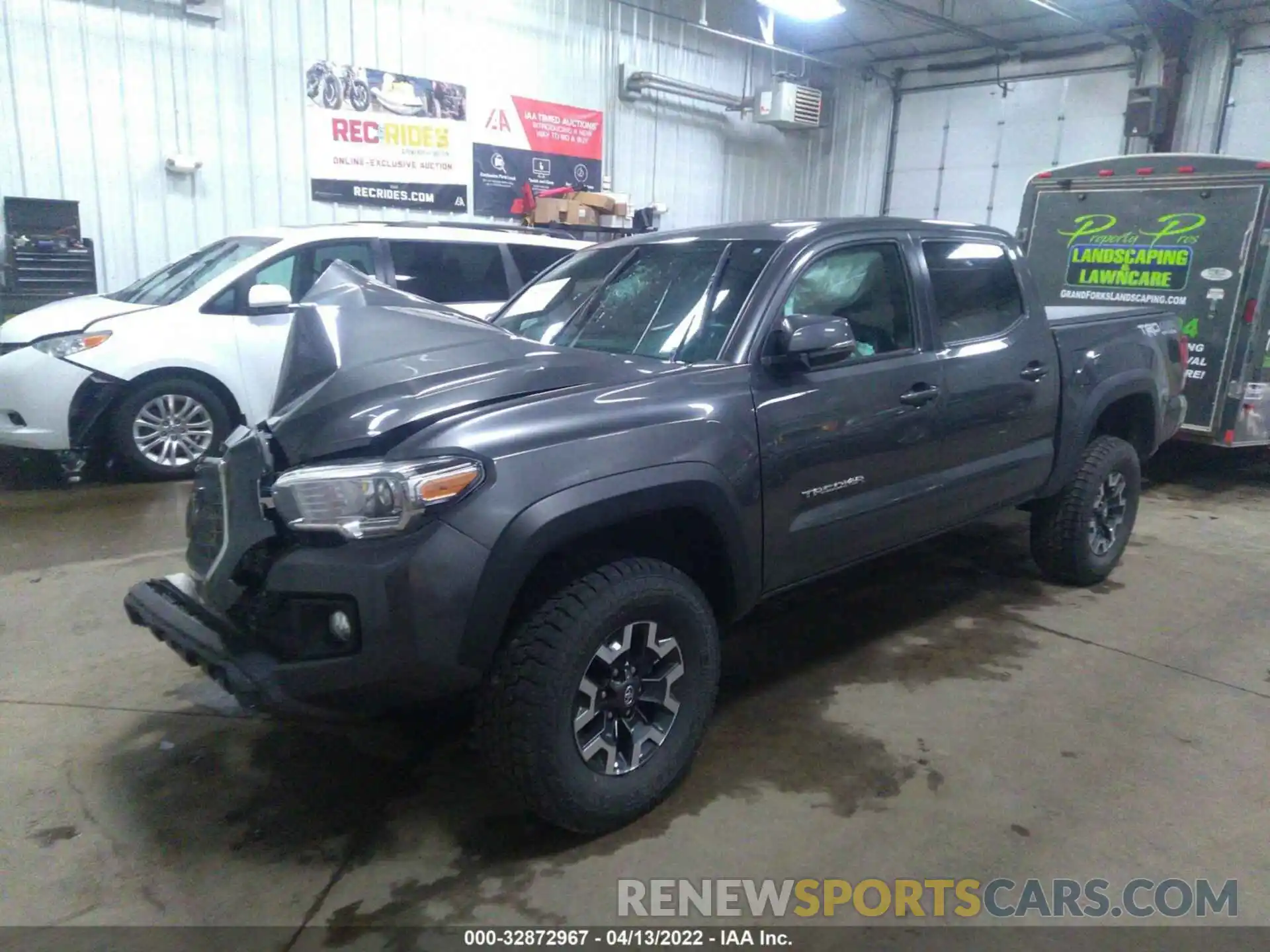 2 Photograph of a damaged car 3TMCZ5AN6KM276323 TOYOTA TACOMA 4WD 2019