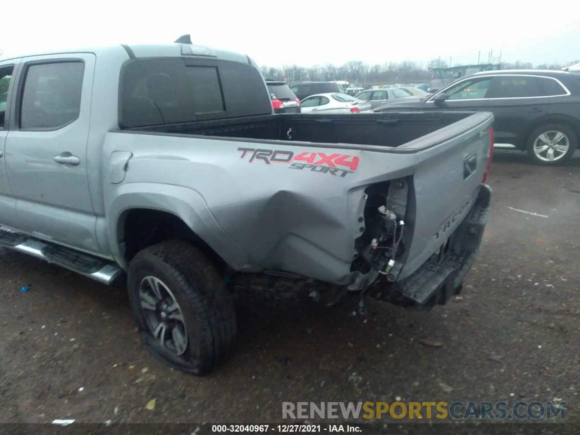 6 Photograph of a damaged car 3TMCZ5AN6KM287385 TOYOTA TACOMA 4WD 2019