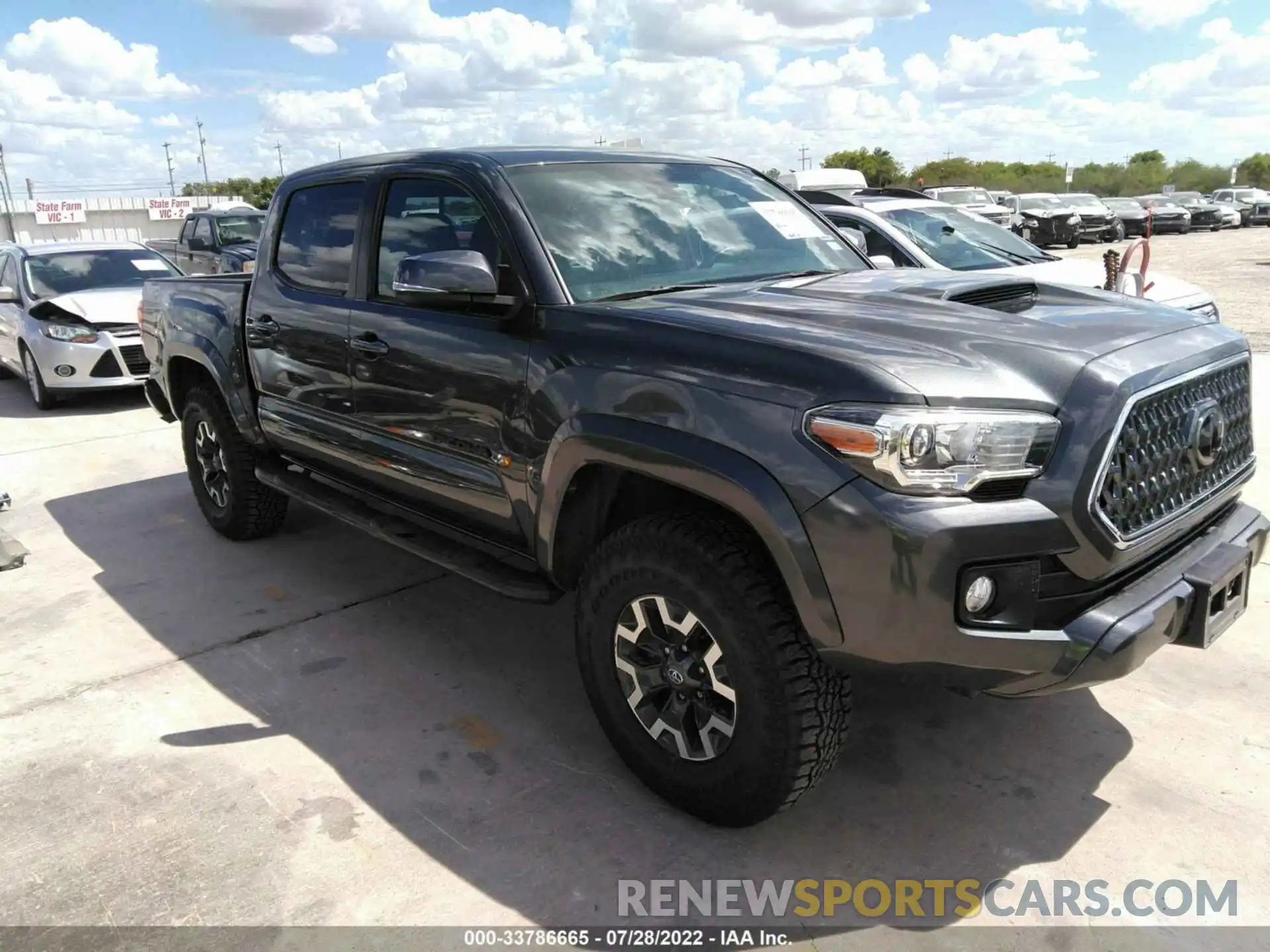 1 Photograph of a damaged car 3TMCZ5AN6KM288102 TOYOTA TACOMA 4WD 2019