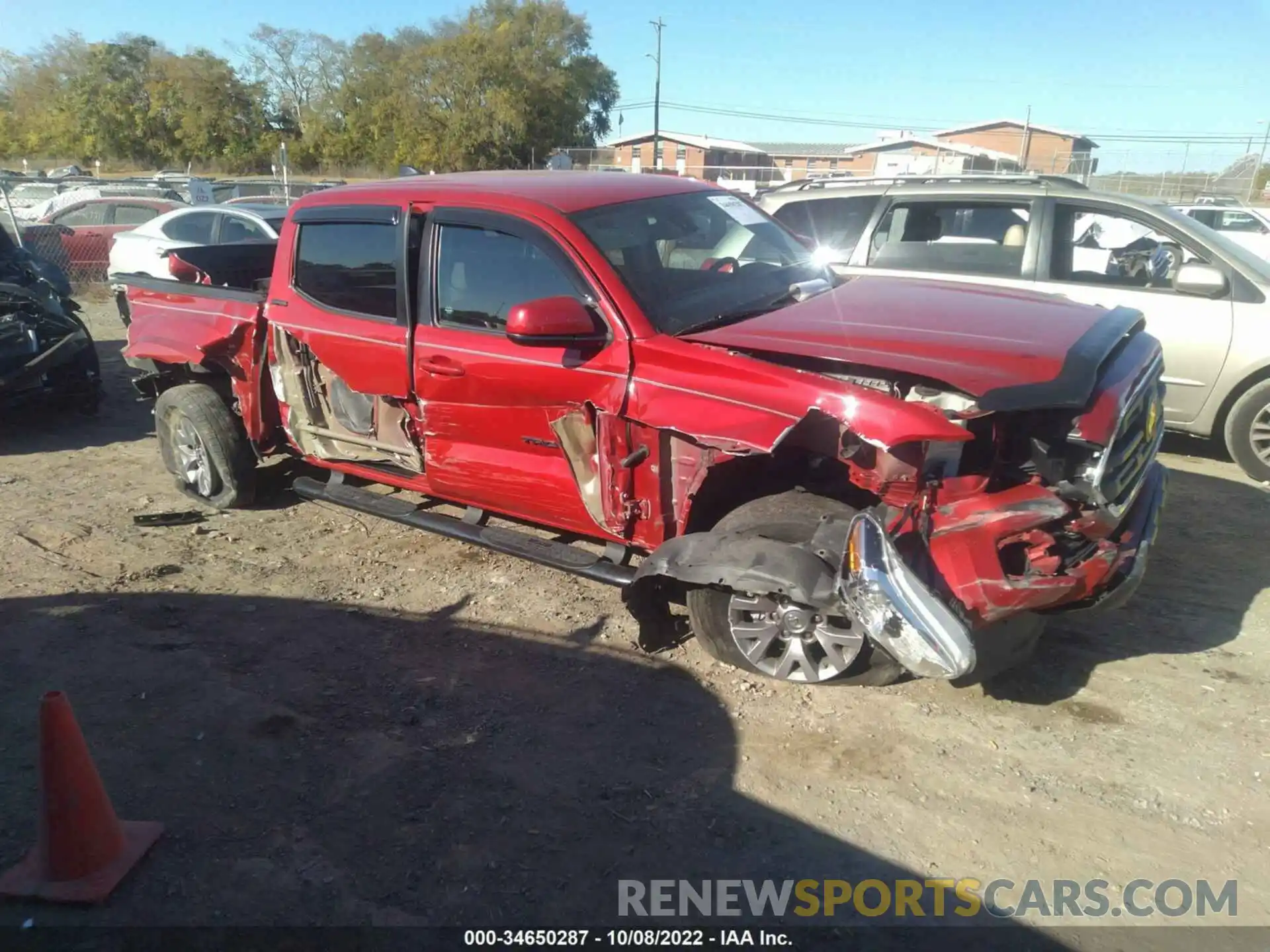 1 Photograph of a damaged car 3TMCZ5AN7KM202005 TOYOTA TACOMA 4WD 2019