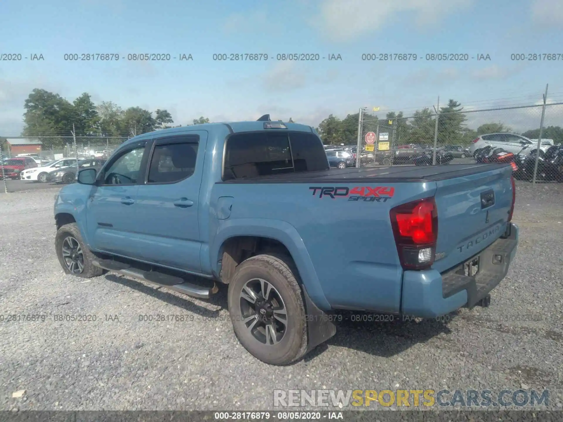 3 Фотография поврежденного автомобиля 3TMCZ5AN7KM202361 TOYOTA TACOMA 4WD 2019