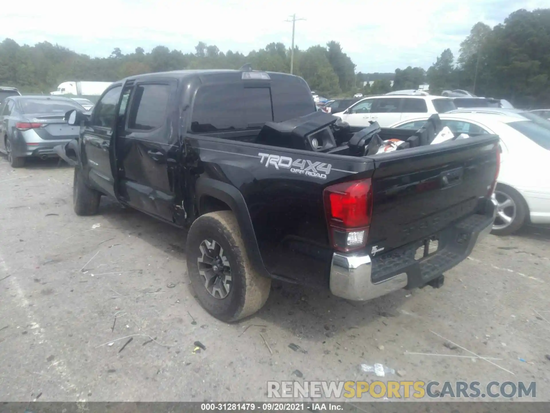 3 Photograph of a damaged car 3TMCZ5AN7KM205583 TOYOTA TACOMA 4WD 2019