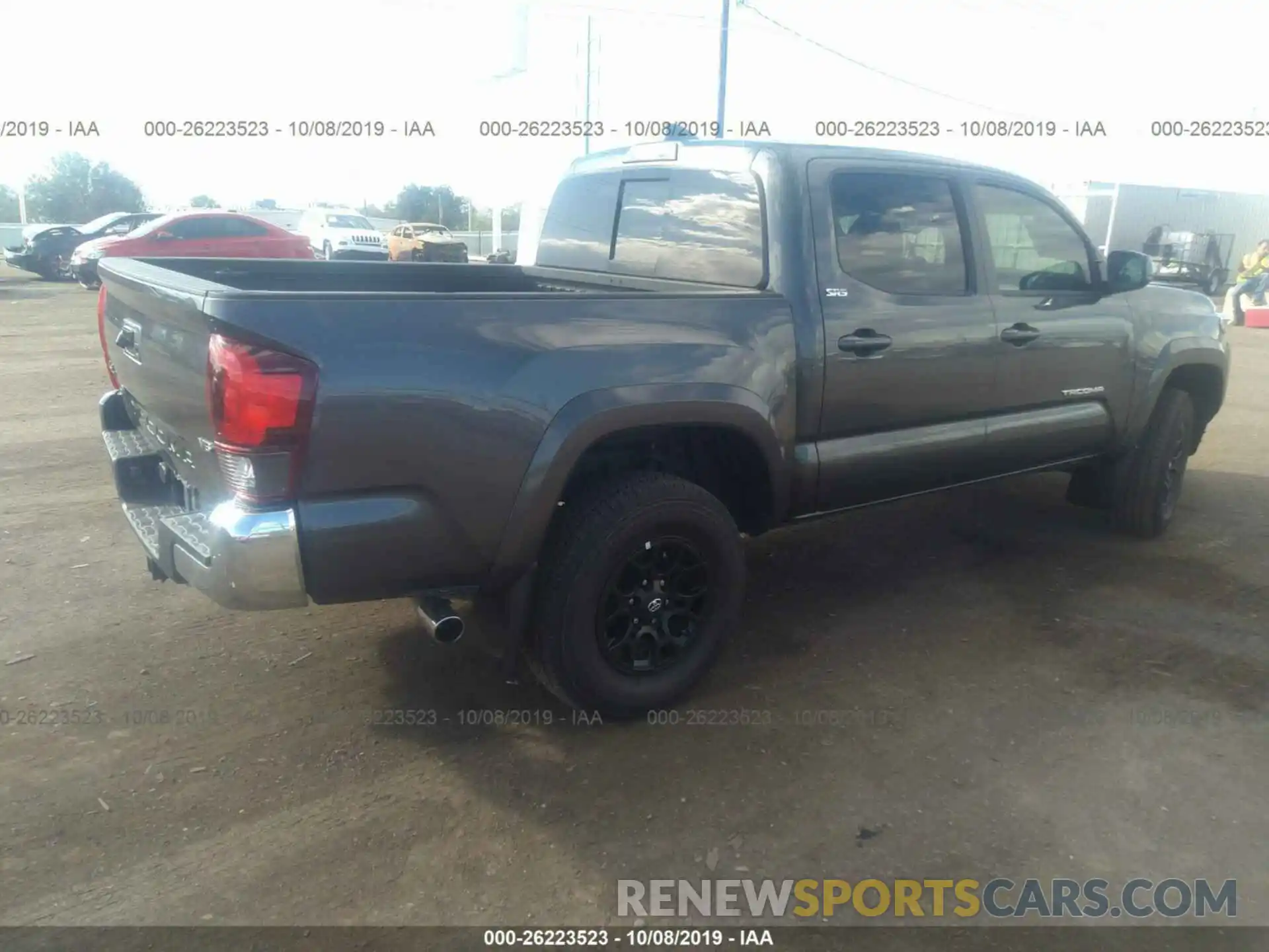 4 Фотография поврежденного автомобиля 3TMCZ5AN7KM209987 TOYOTA TACOMA 4WD 2019