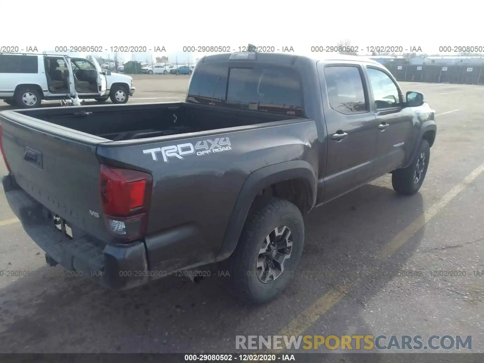 4 Photograph of a damaged car 3TMCZ5AN7KM211531 TOYOTA TACOMA 4WD 2019