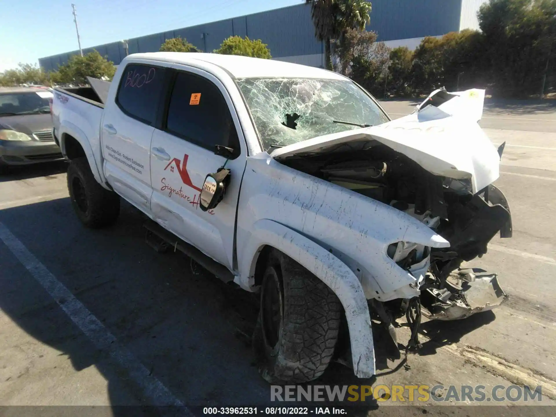 1 Photograph of a damaged car 3TMCZ5AN7KM214963 TOYOTA TACOMA 4WD 2019