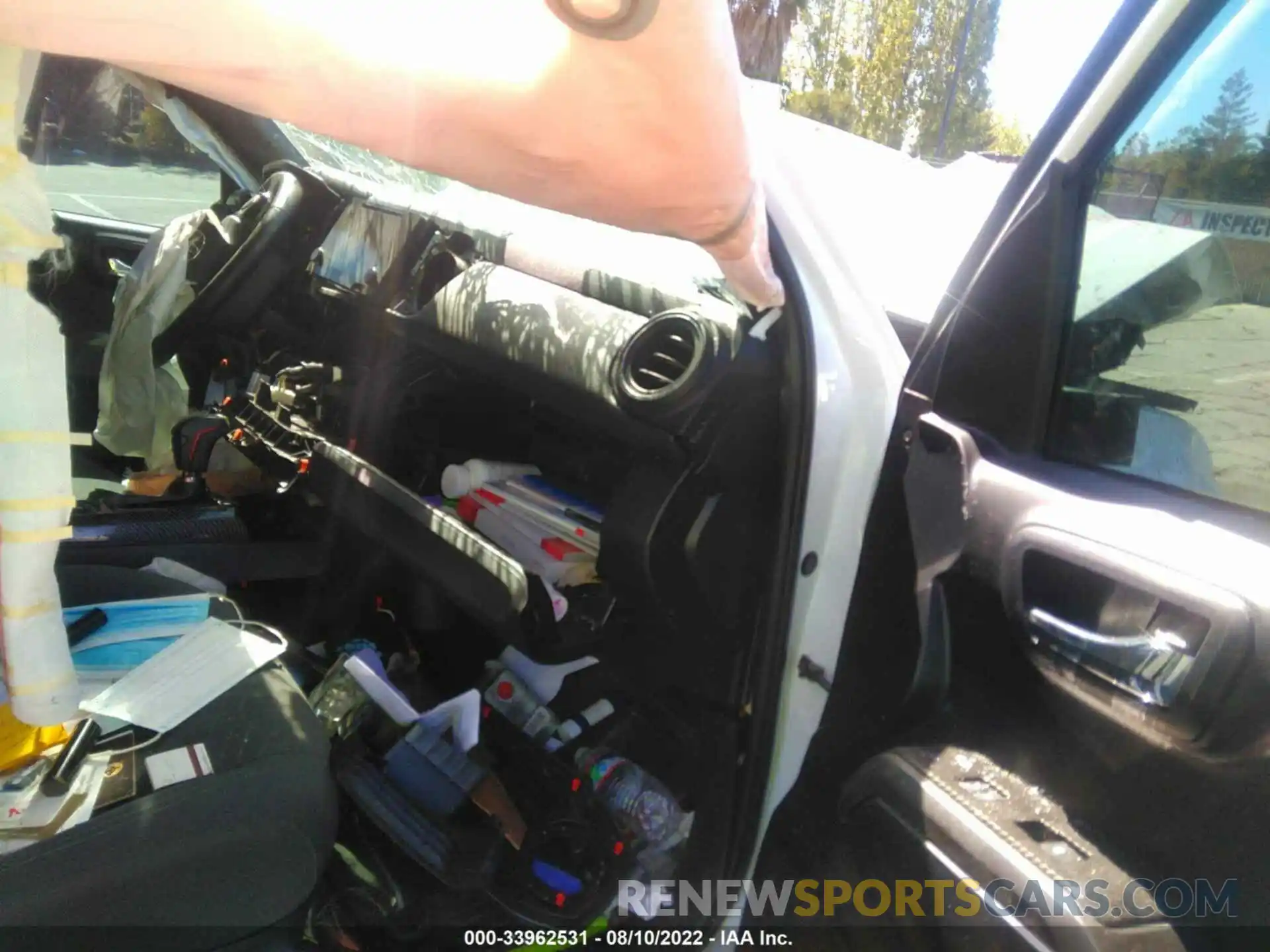 5 Photograph of a damaged car 3TMCZ5AN7KM214963 TOYOTA TACOMA 4WD 2019